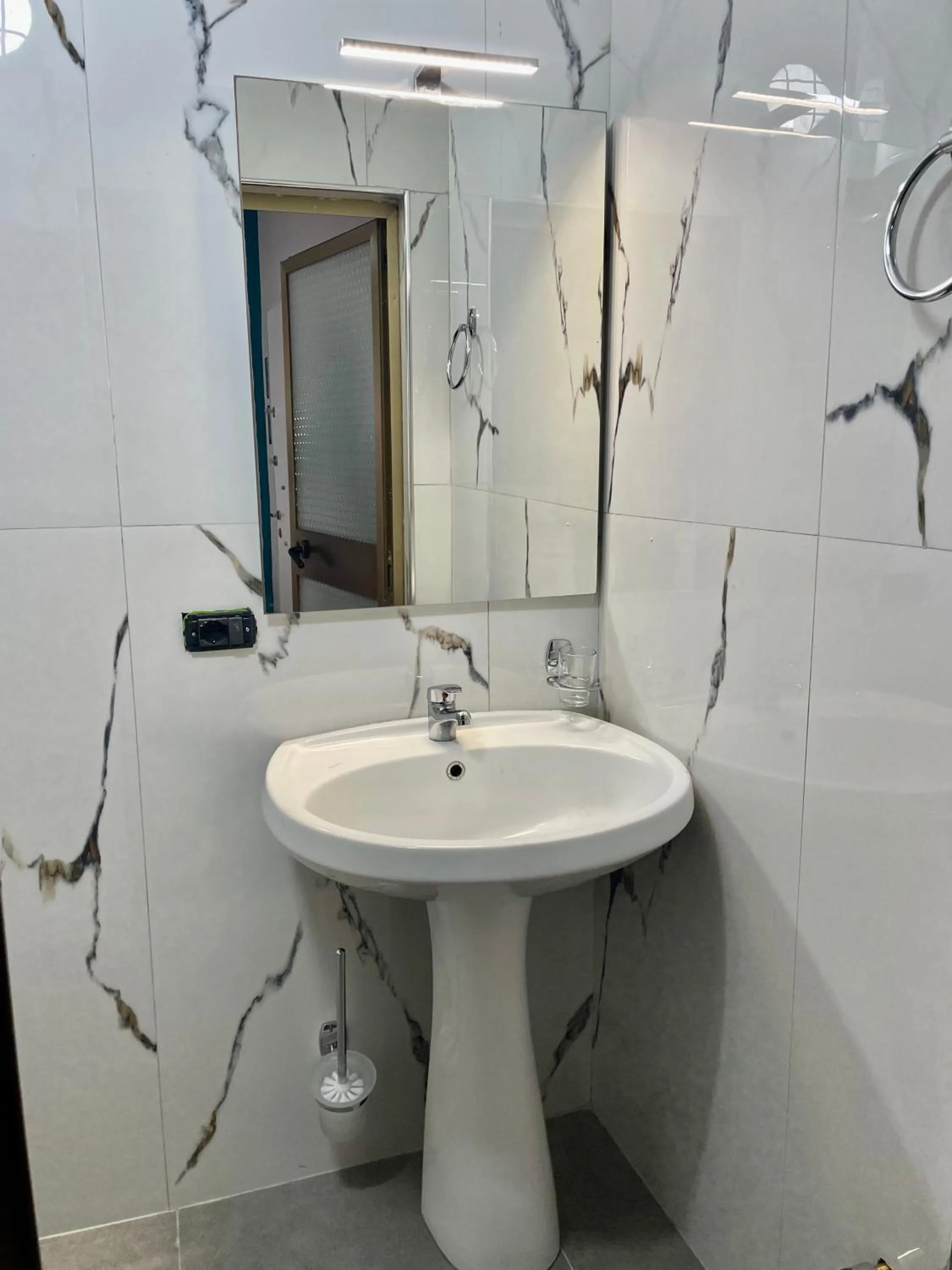Central room private entry and bathroom