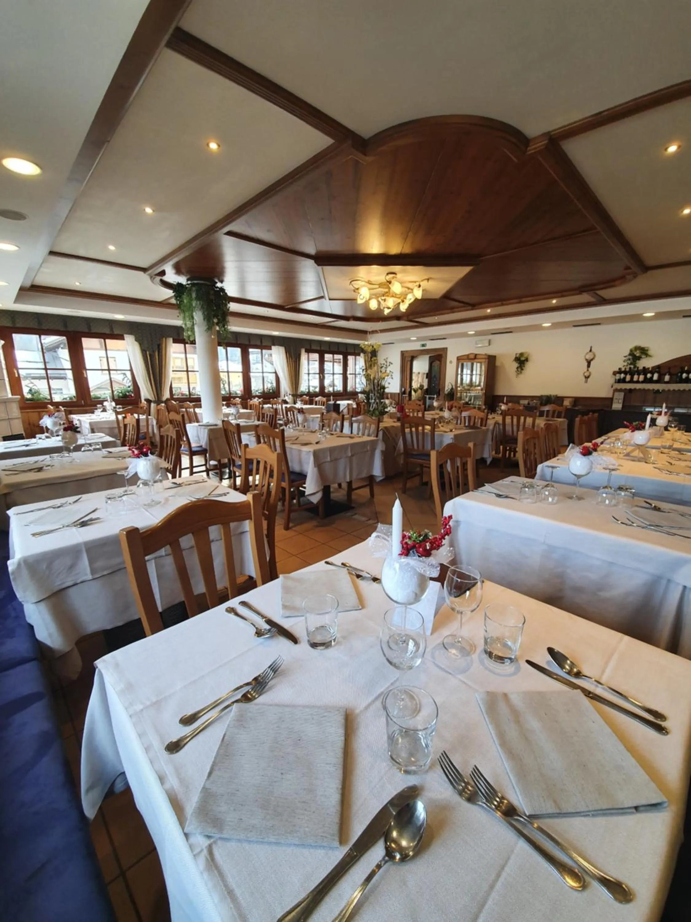 Restaurant/places to eat in Hotel Pezzotti