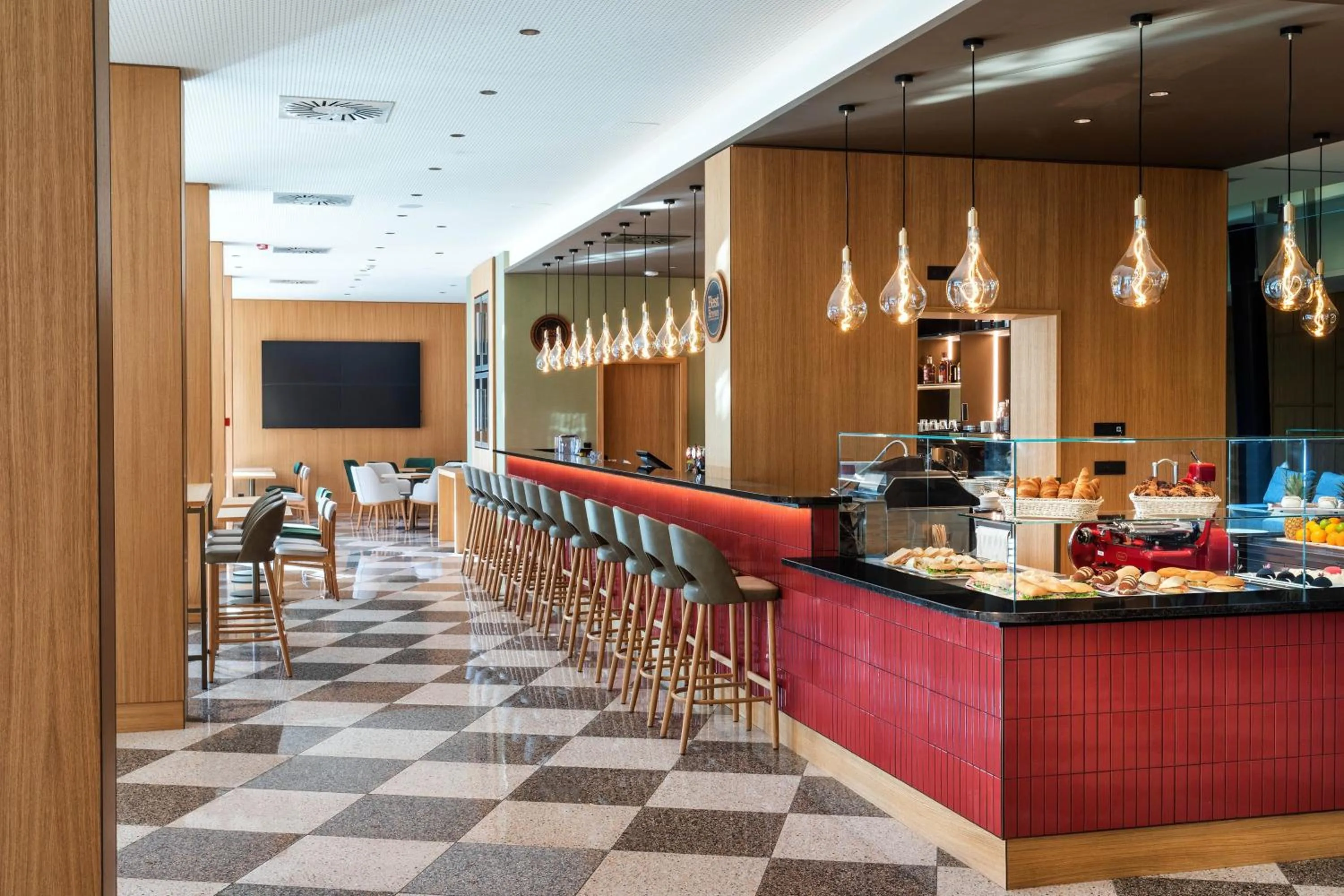 Lounge or bar in Four Points by Sheraton Ljubljana Mons