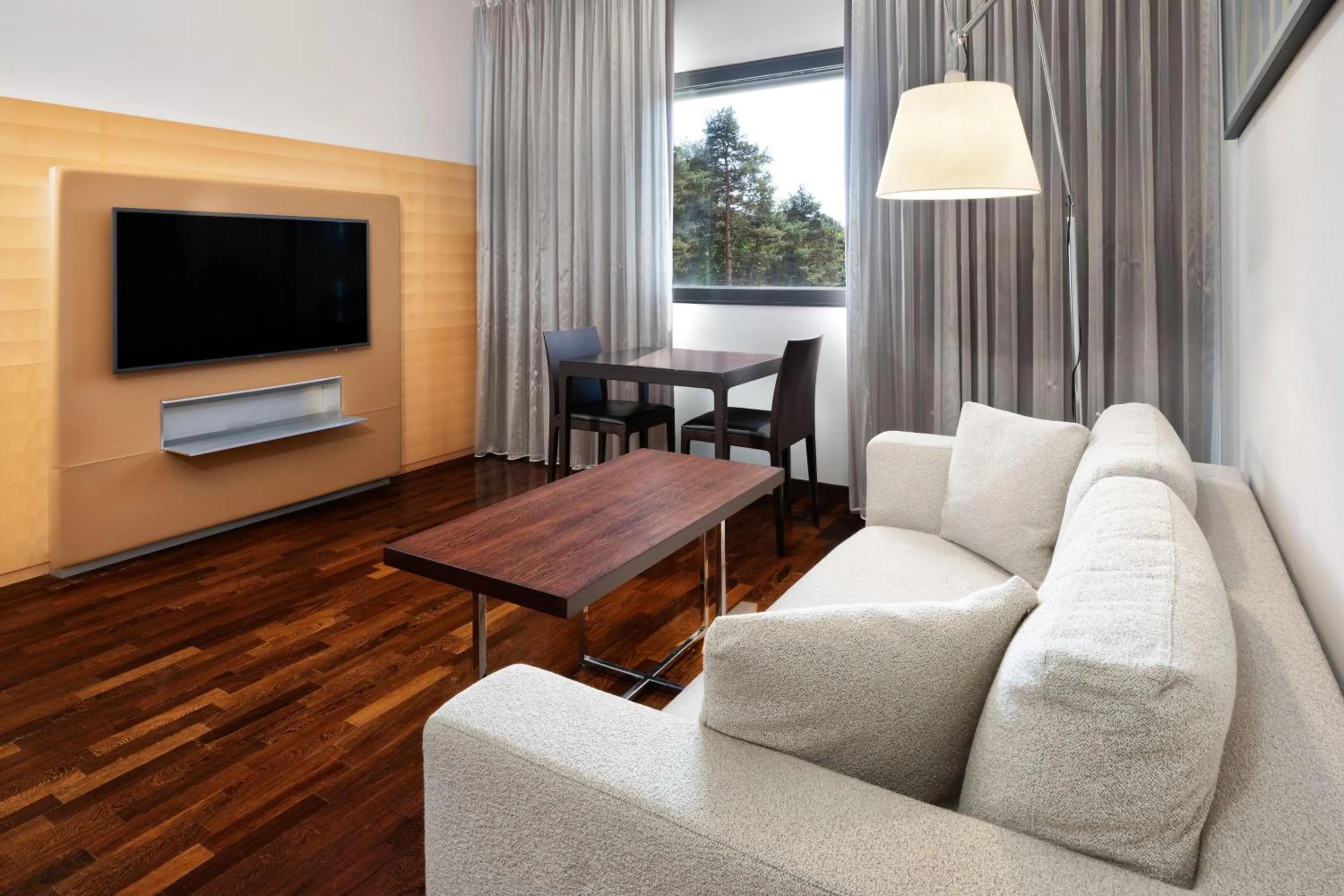 Photo of the whole room in Four Points by Sheraton Ljubljana Mons