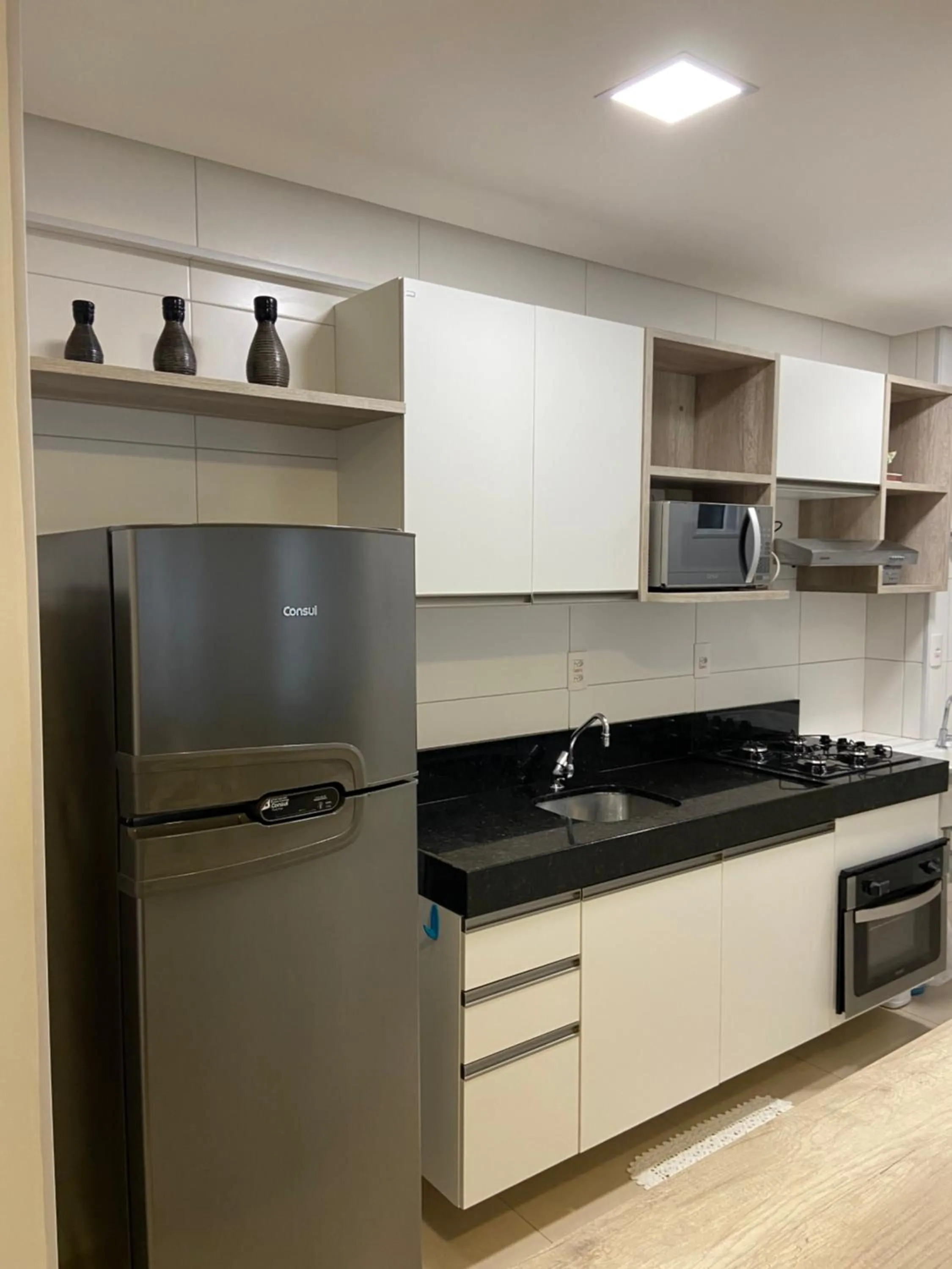 Kitchen or kitchenette in Apto Promenade I PONTA VERDE