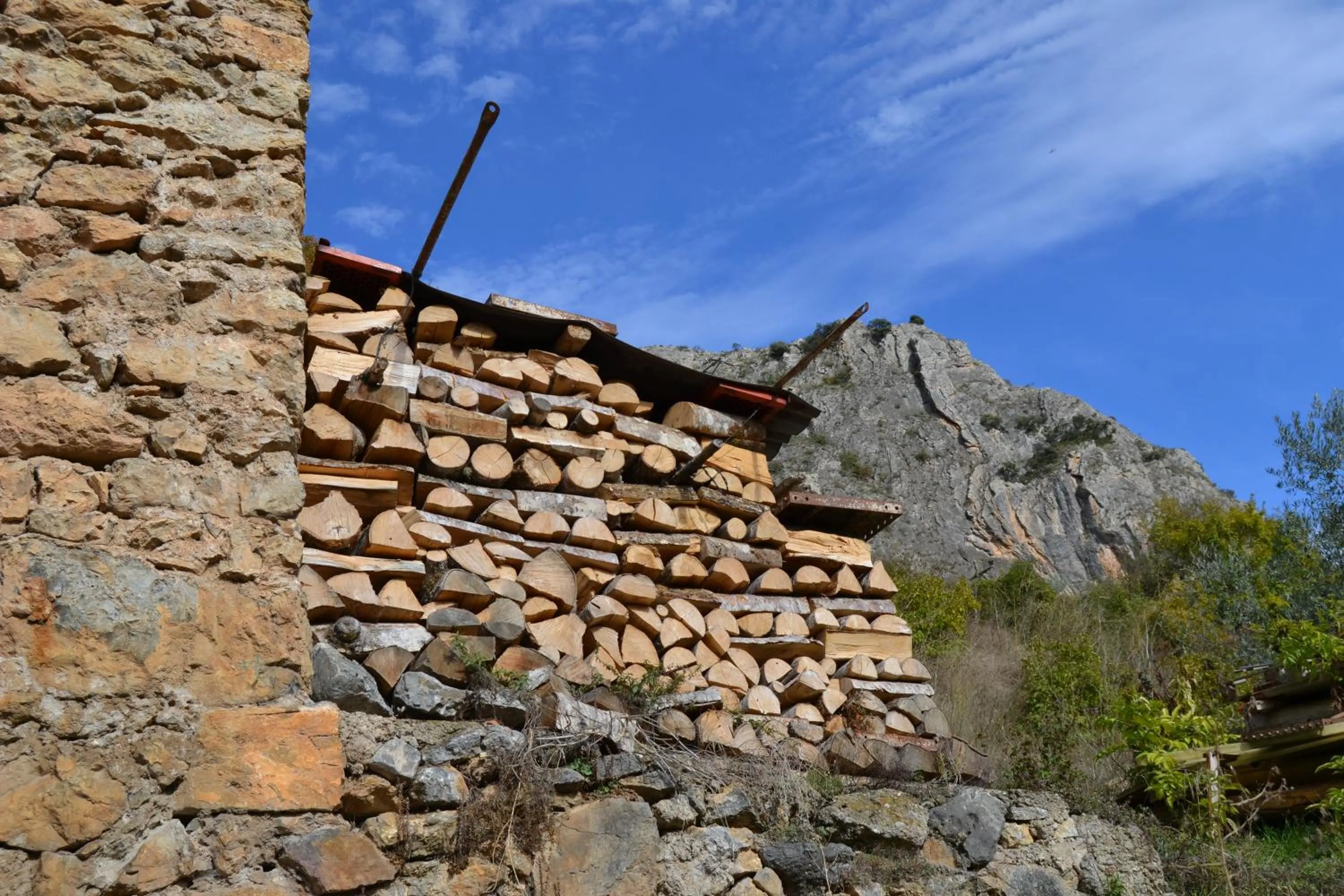 Natural landscape in Tres Puentes Anguiano Apartamentos y Hostal