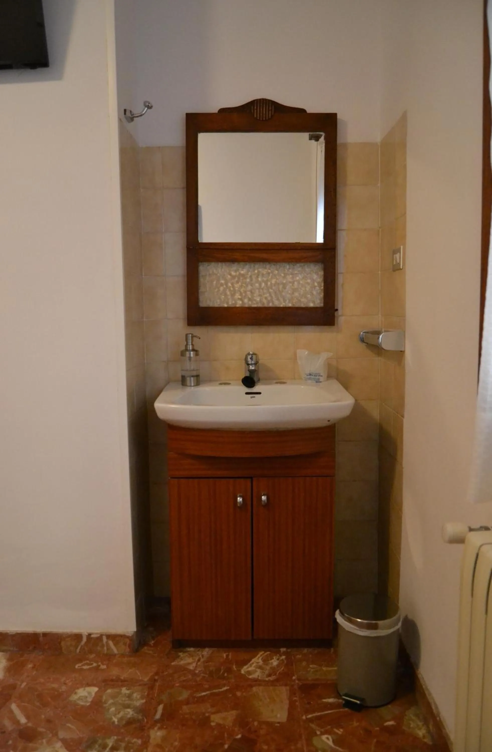 Decorative detail in Tres Puentes Anguiano Apartamentos y Hostal