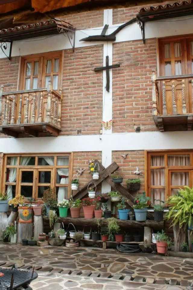 Facade/entrance in Posada de Los Reyes