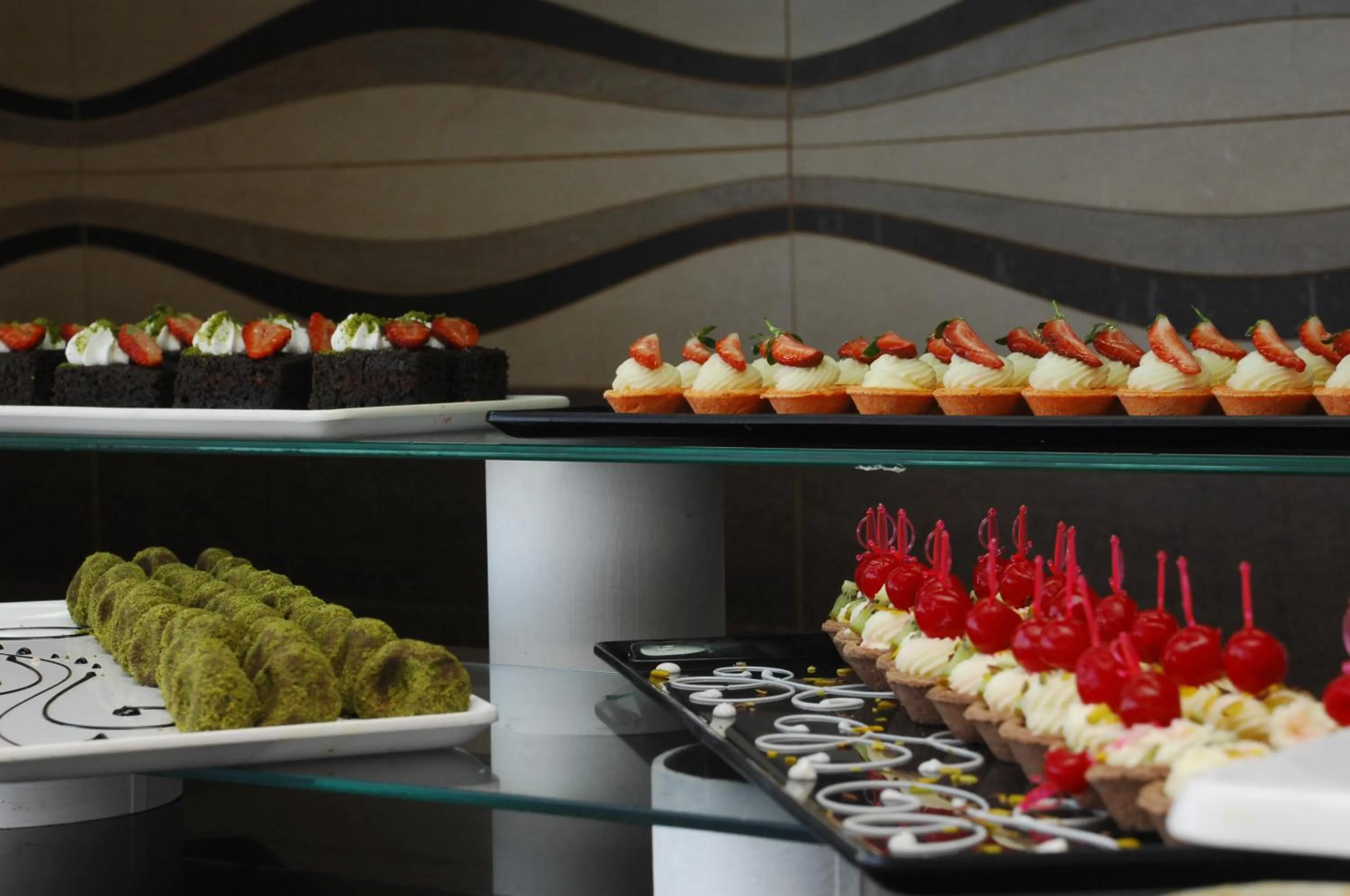 Restaurant/places to eat in White Gold Hotel & Spa