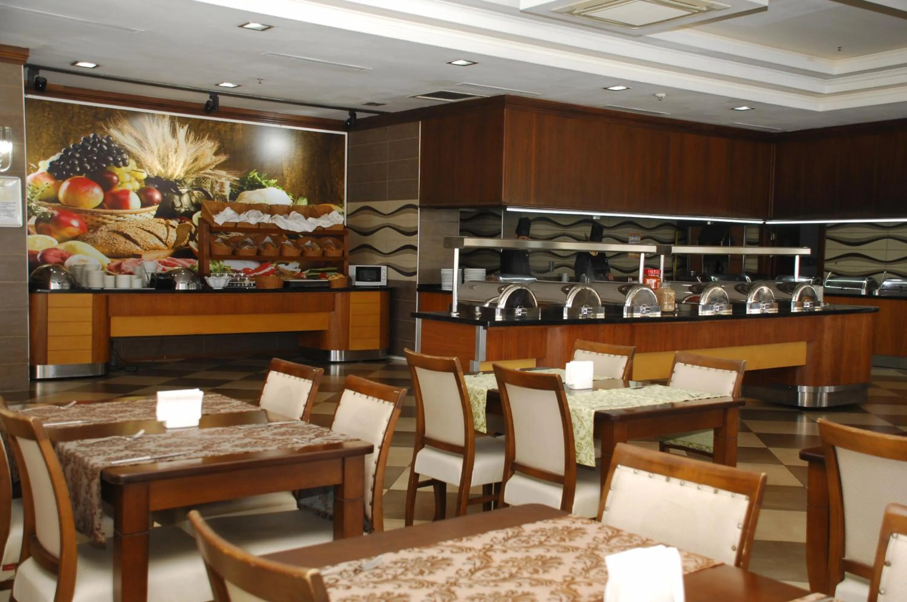 Restaurant/places to eat in White Gold Hotel & Spa