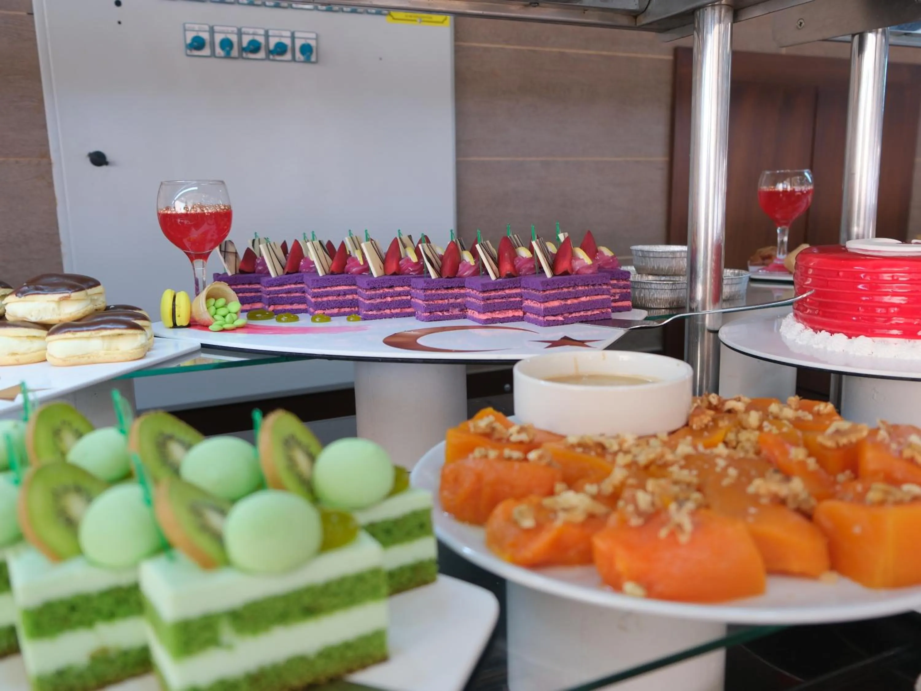 Restaurant/places to eat in White Gold Hotel & Spa