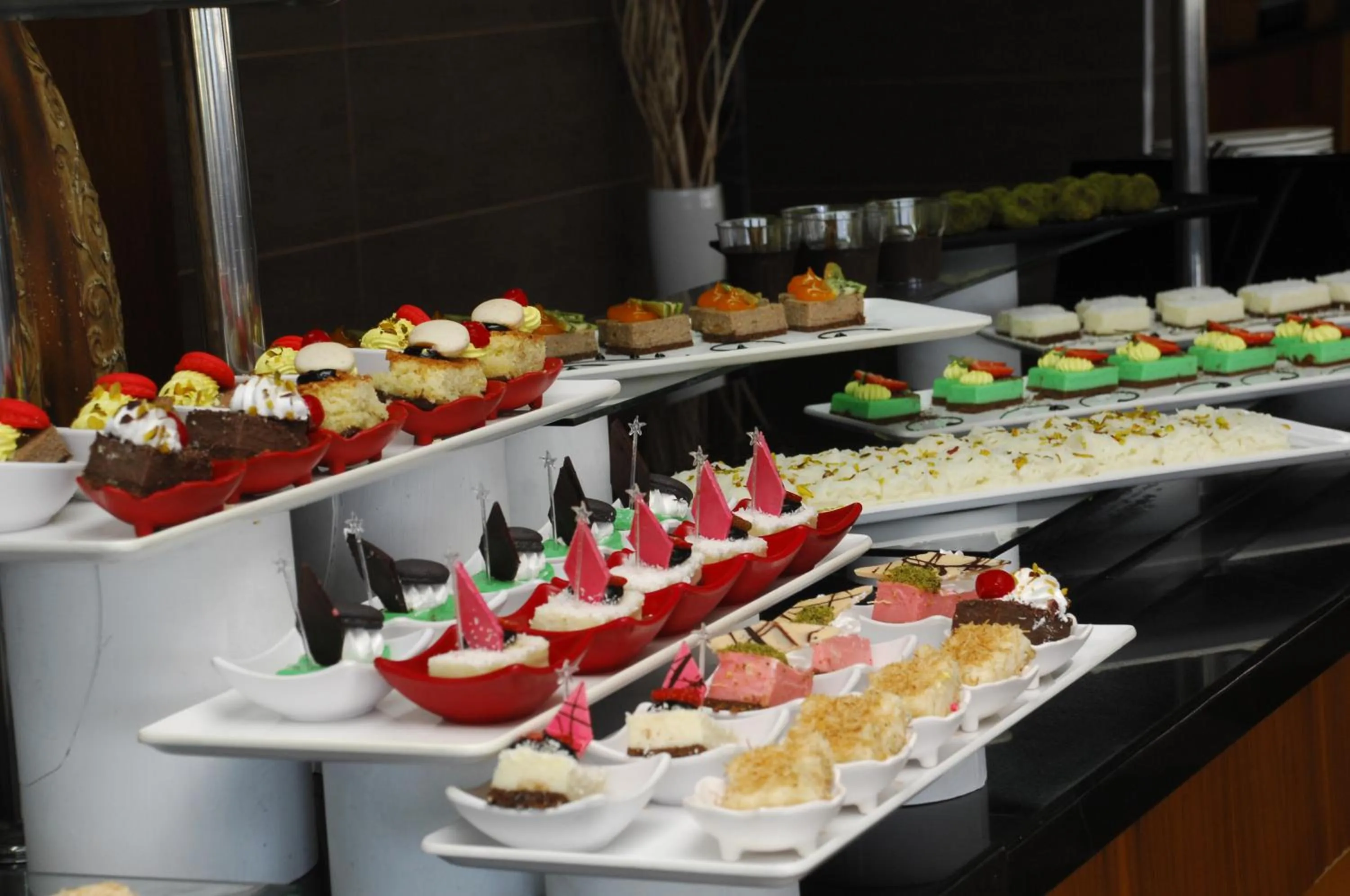 Restaurant/places to eat in White Gold Hotel & Spa