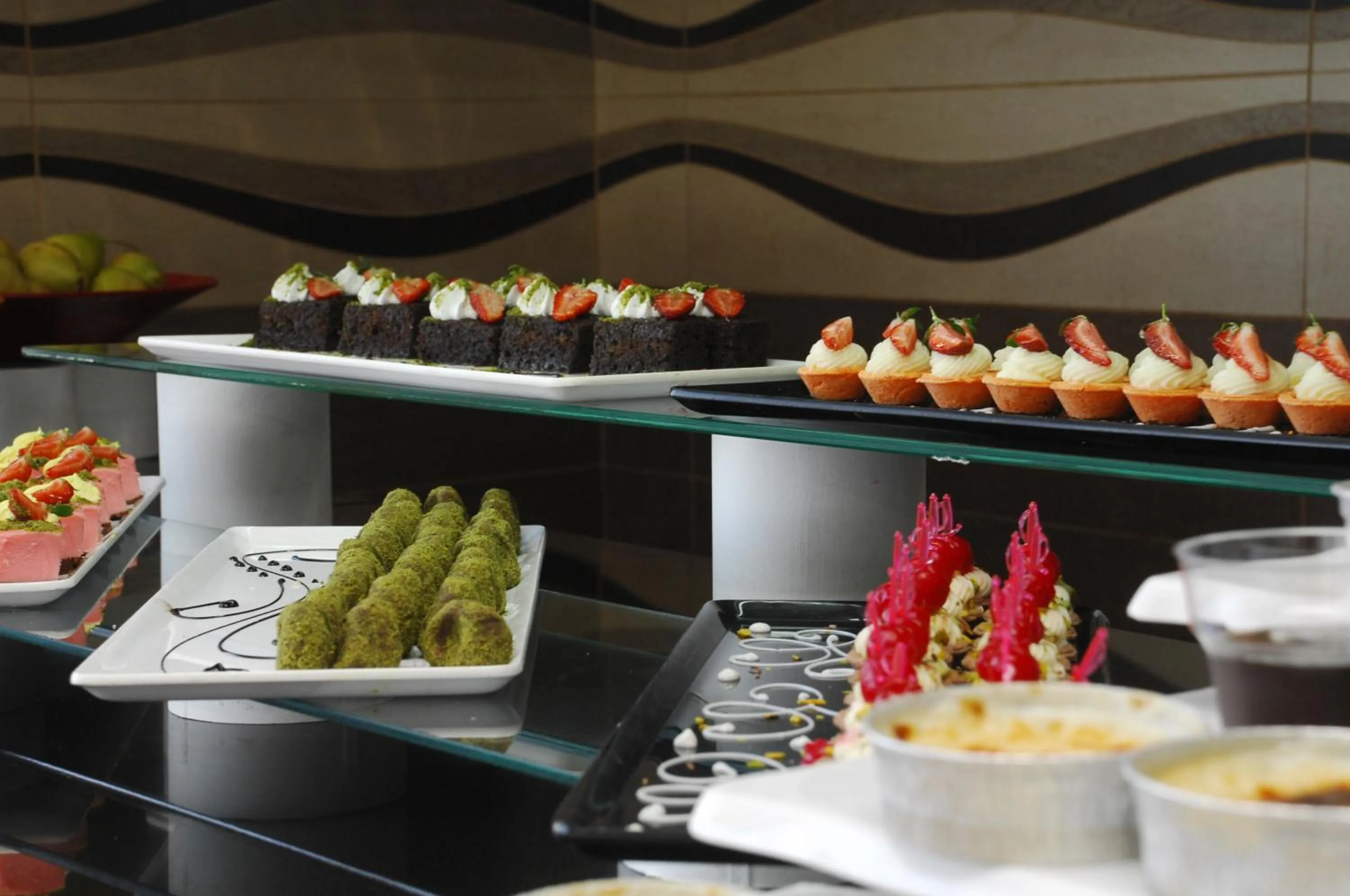 Restaurant/places to eat in White Gold Hotel & Spa