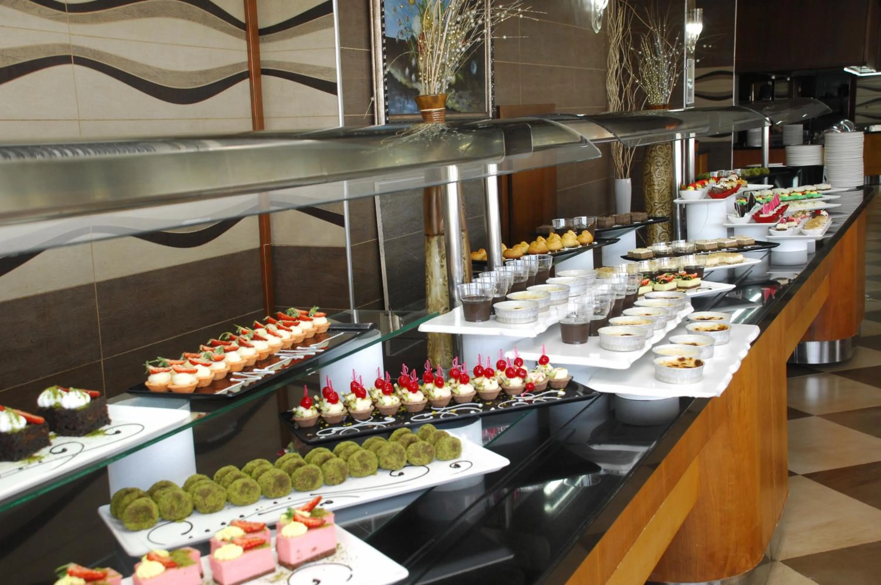 Restaurant/places to eat in White Gold Hotel & Spa