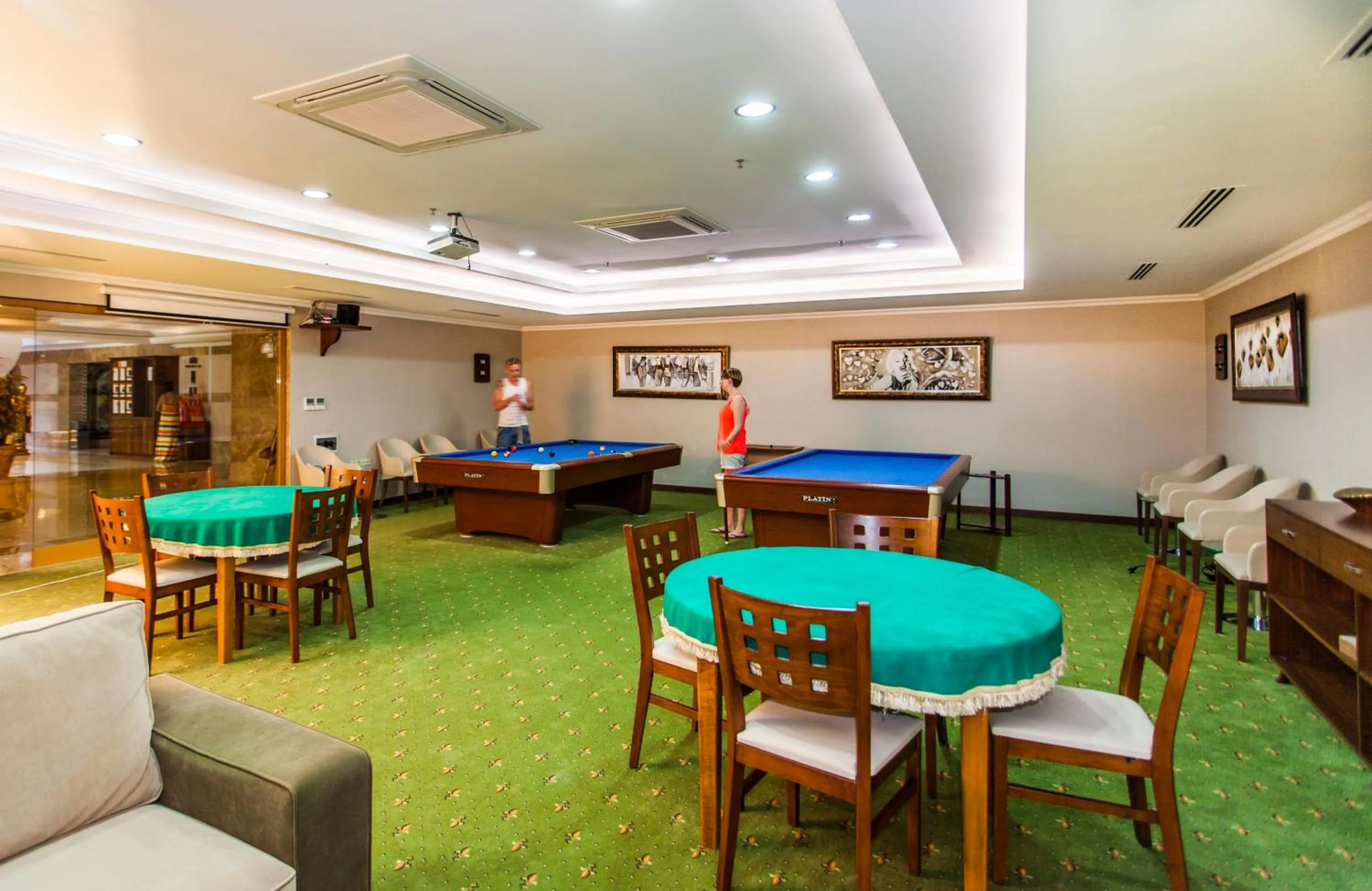 Billiard in White Gold Hotel & Spa