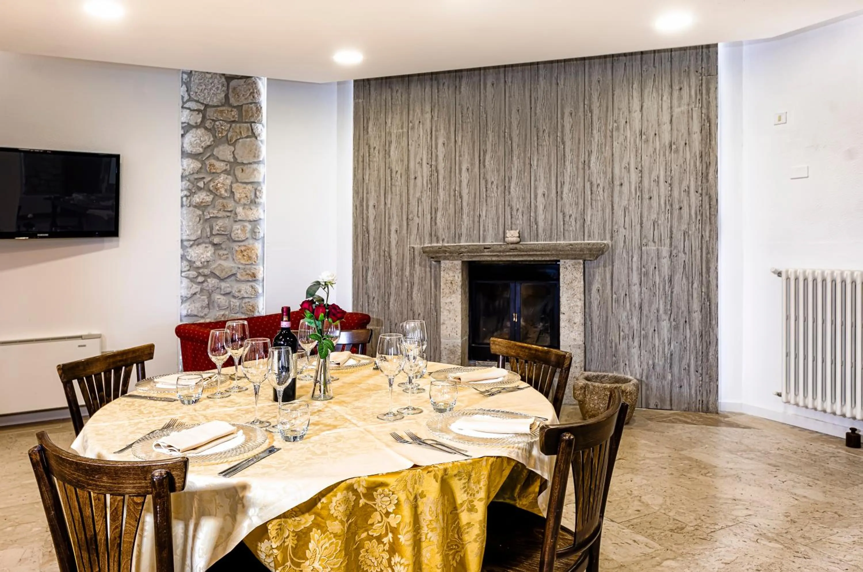 Restaurant/places to eat in Hotel Colucci