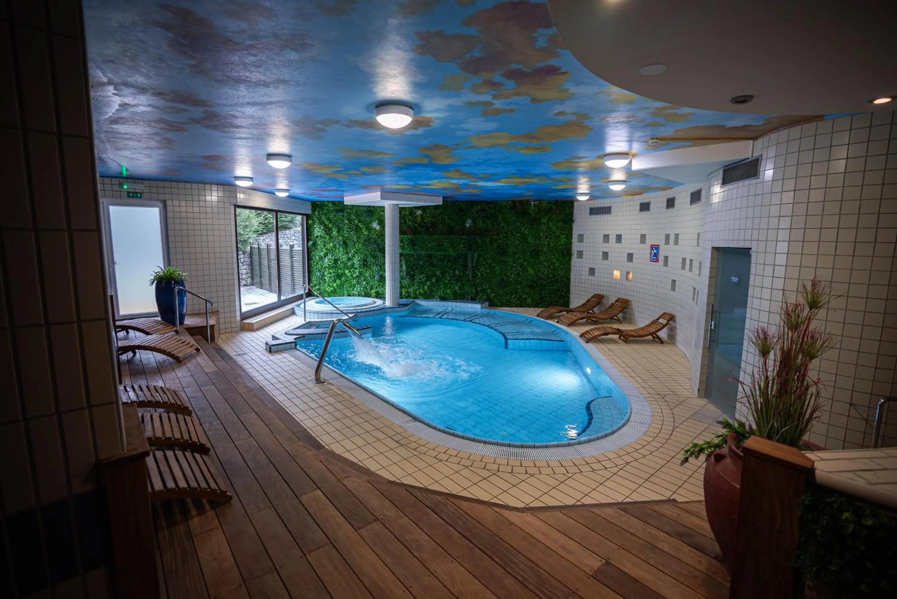 Swimming pool in Hotel Kranjska Gora