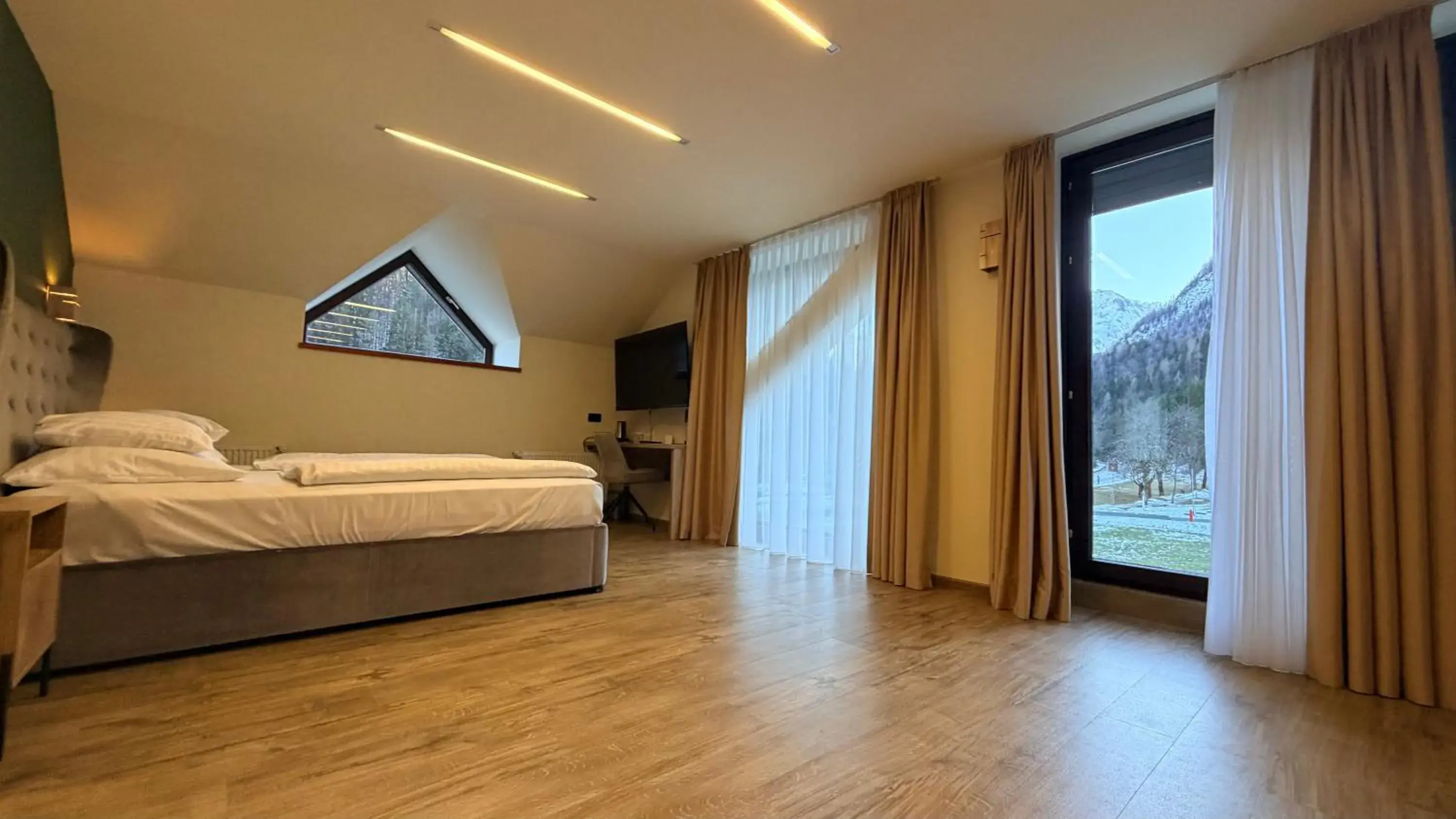 Bedroom, Bed in Hotel Kranjska Gora Bedroom, Bed in Hotel Kranjska Gora