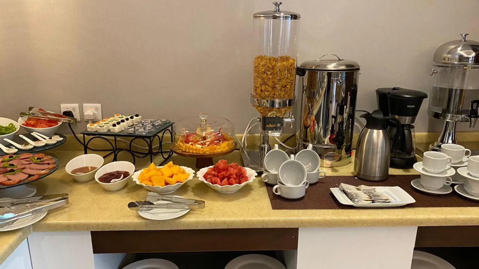 Food in Al Muhaidb Residence Khorais