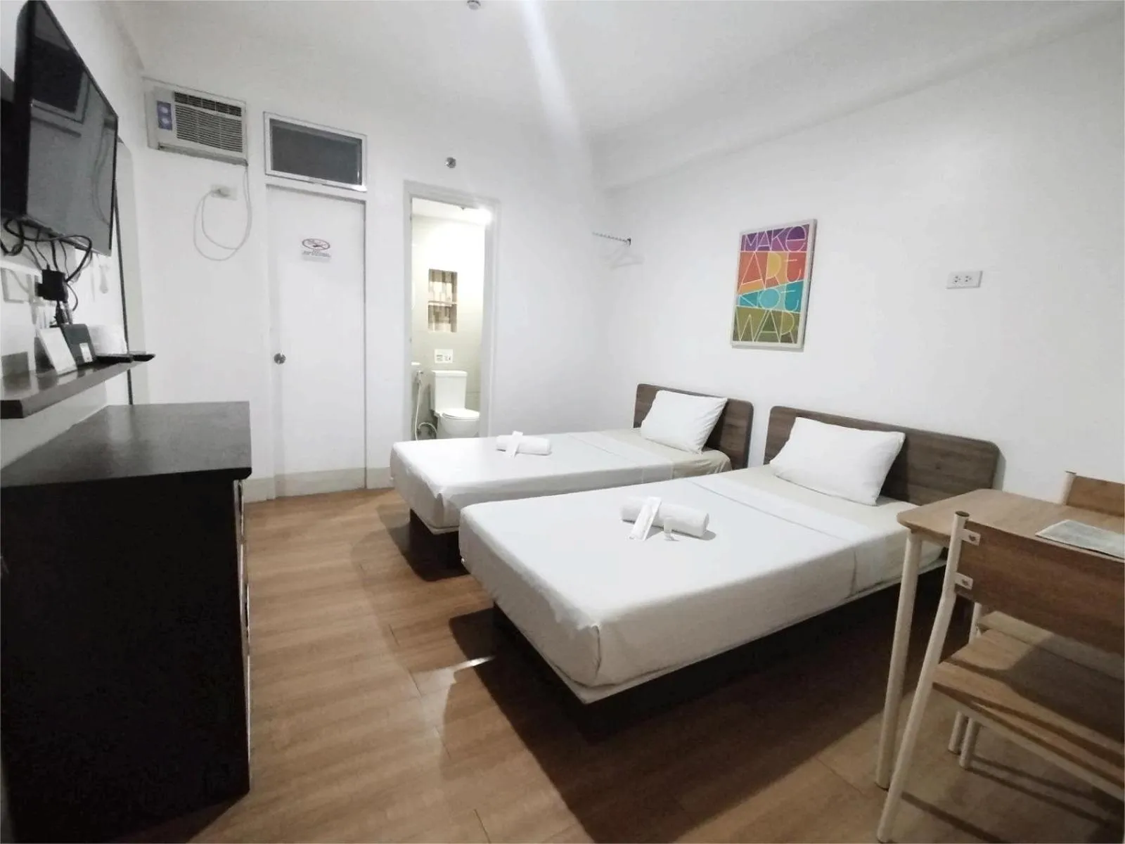 Bedroom, Bed in Sulit Budget Hotel VMapa