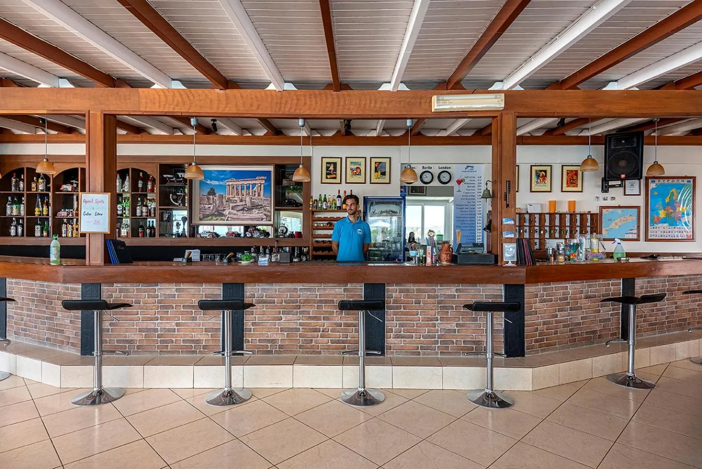 Drinks in Mammis Beach Hotel