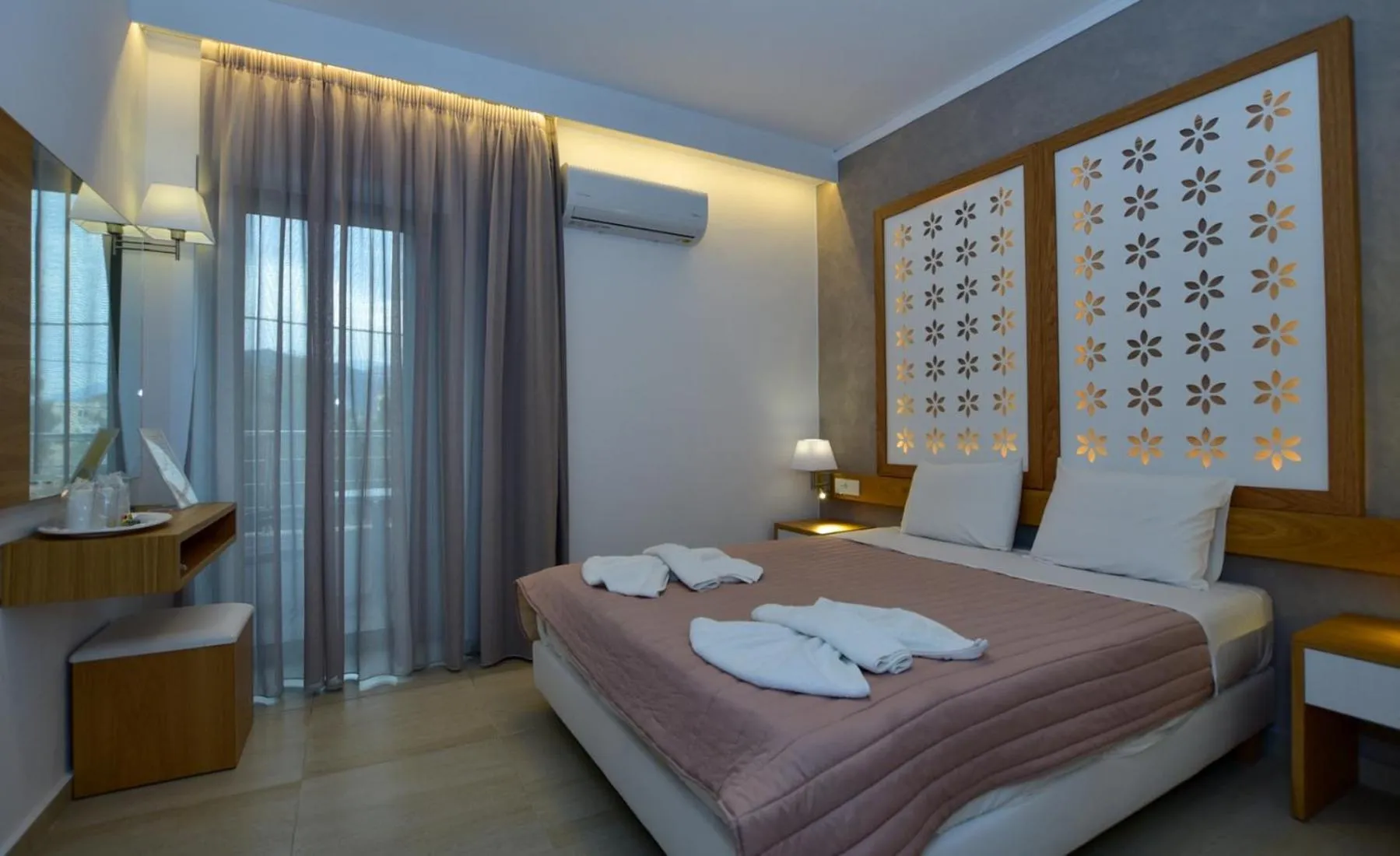 Bedroom, Bed in Hotel Aghas Paleochora