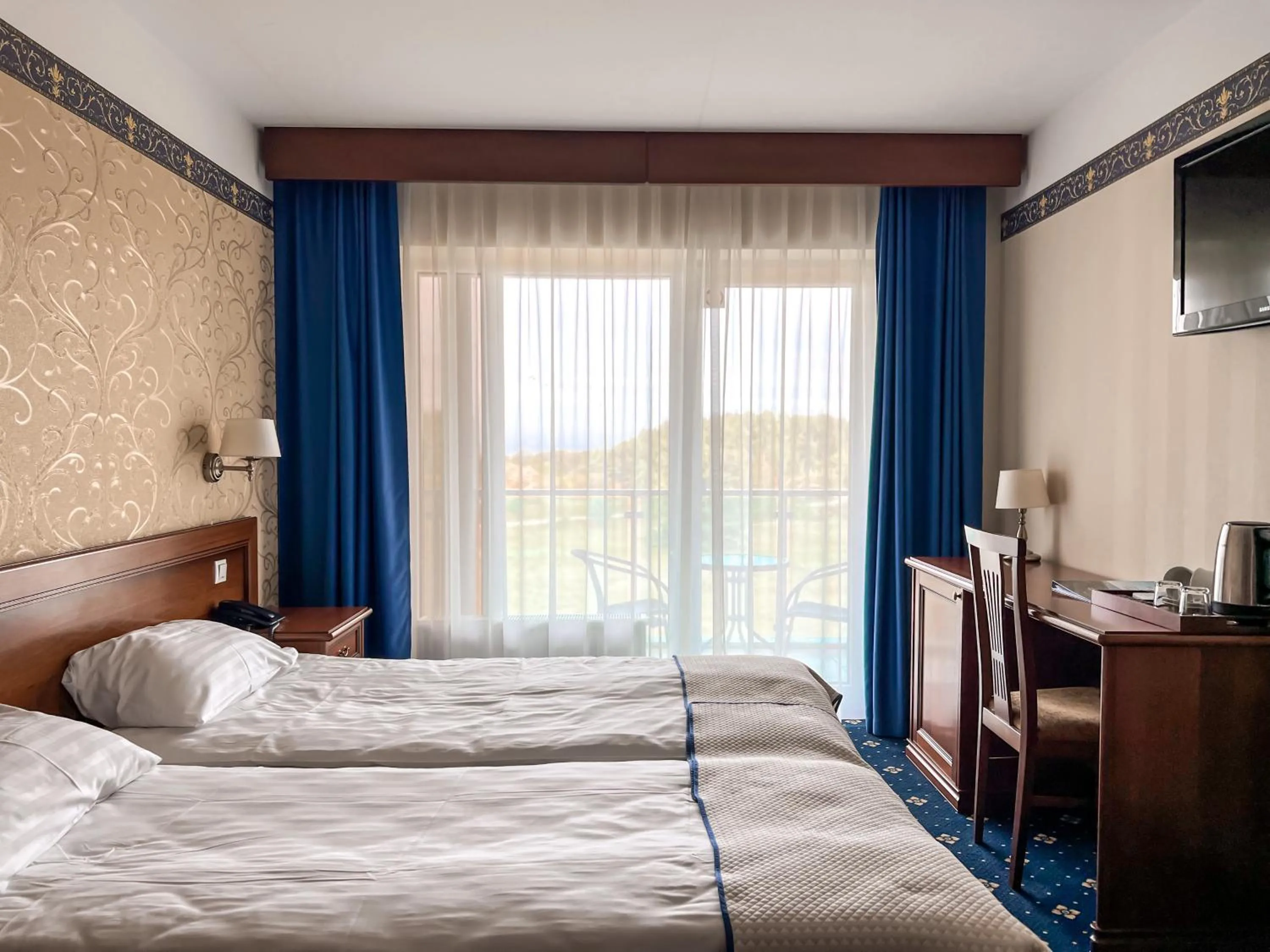 Photo of the whole room, Bed in SPA Amber Palace