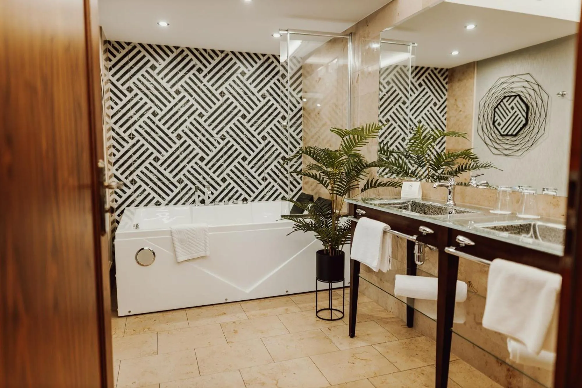 Hot Tub in Rezydencja Luxury Hotel Bytom Piekary Śląskie