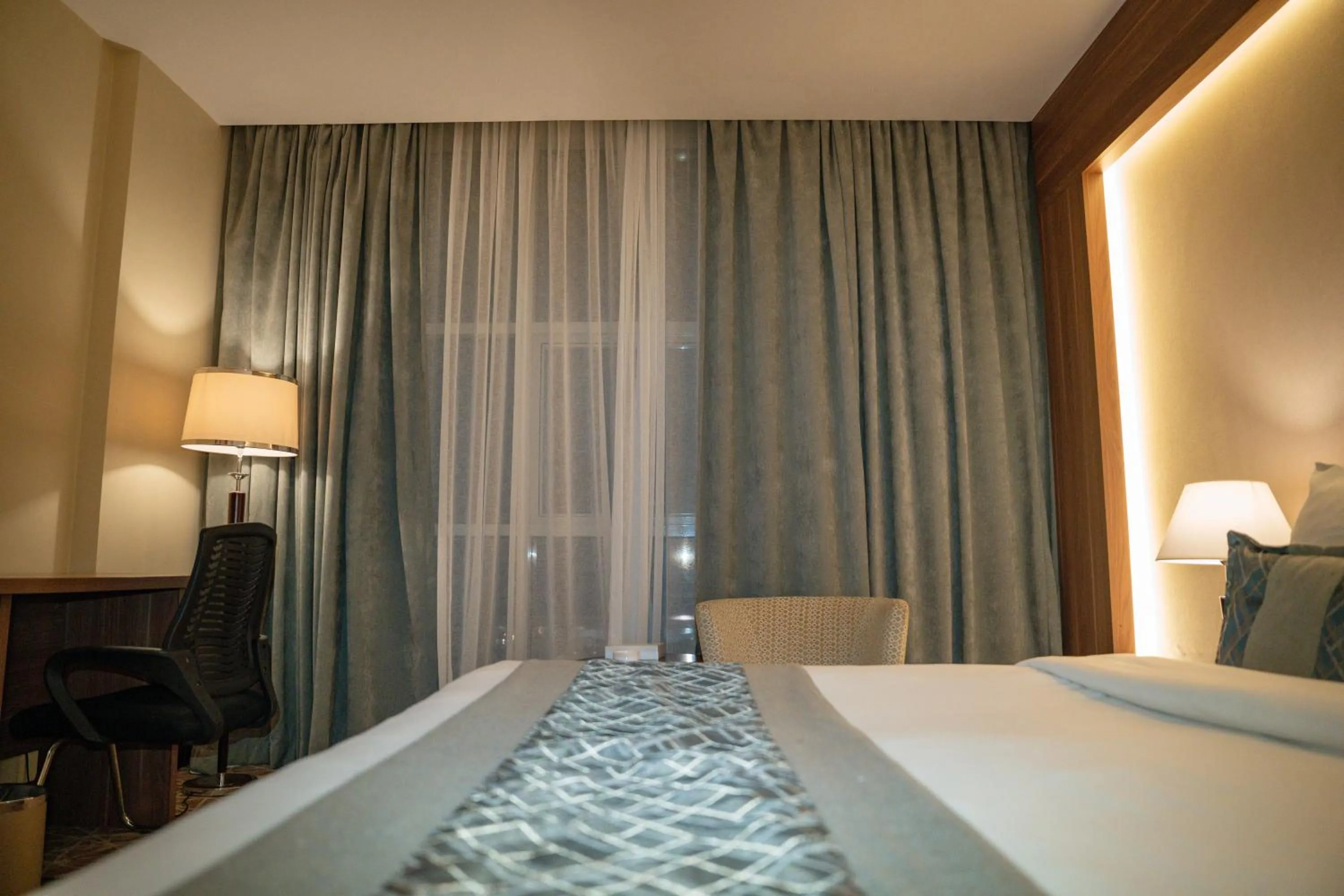 Bed in Rosemond Al Hamra