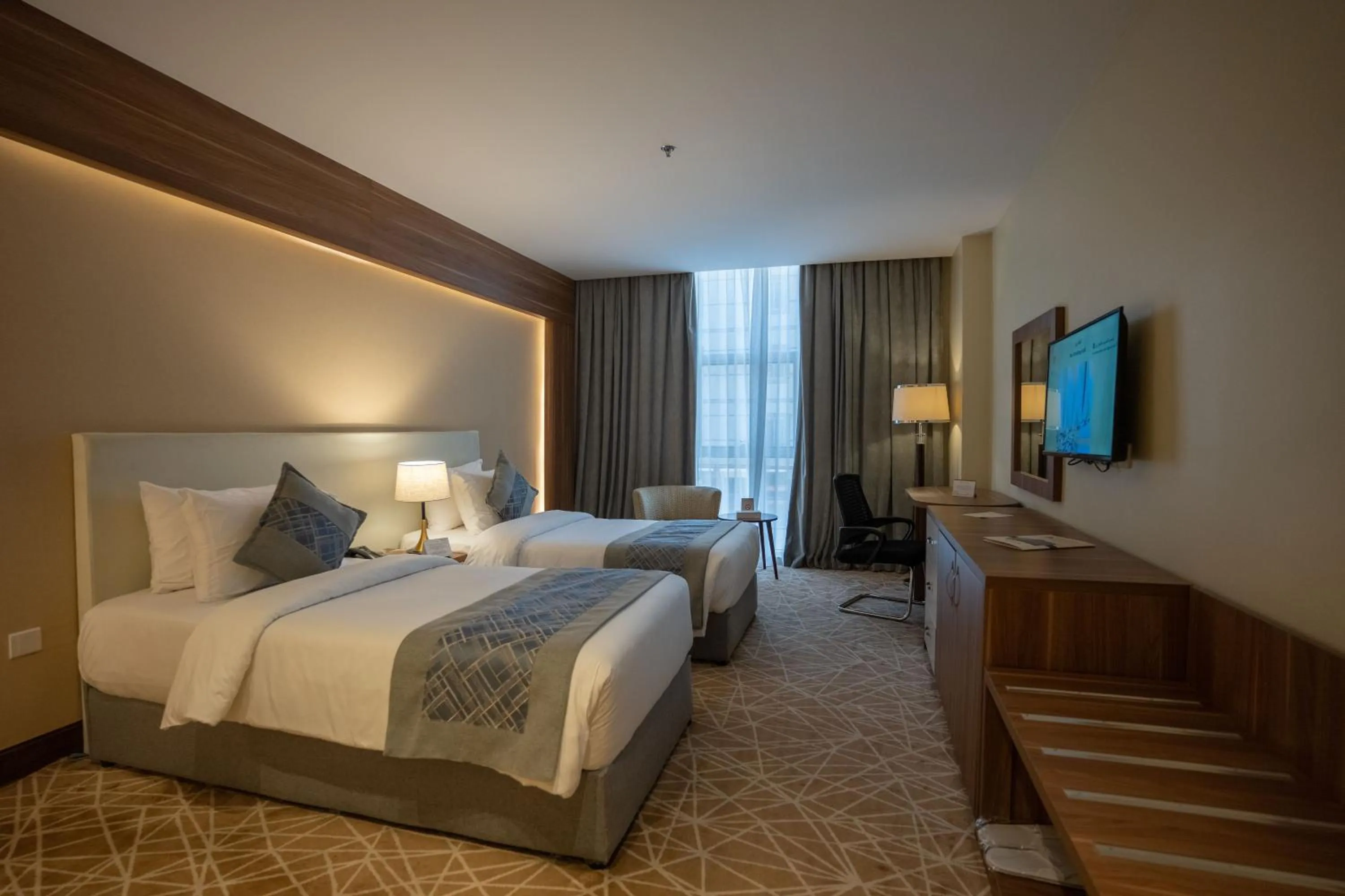 Bedroom, Bed in Rosemond Al Hamra