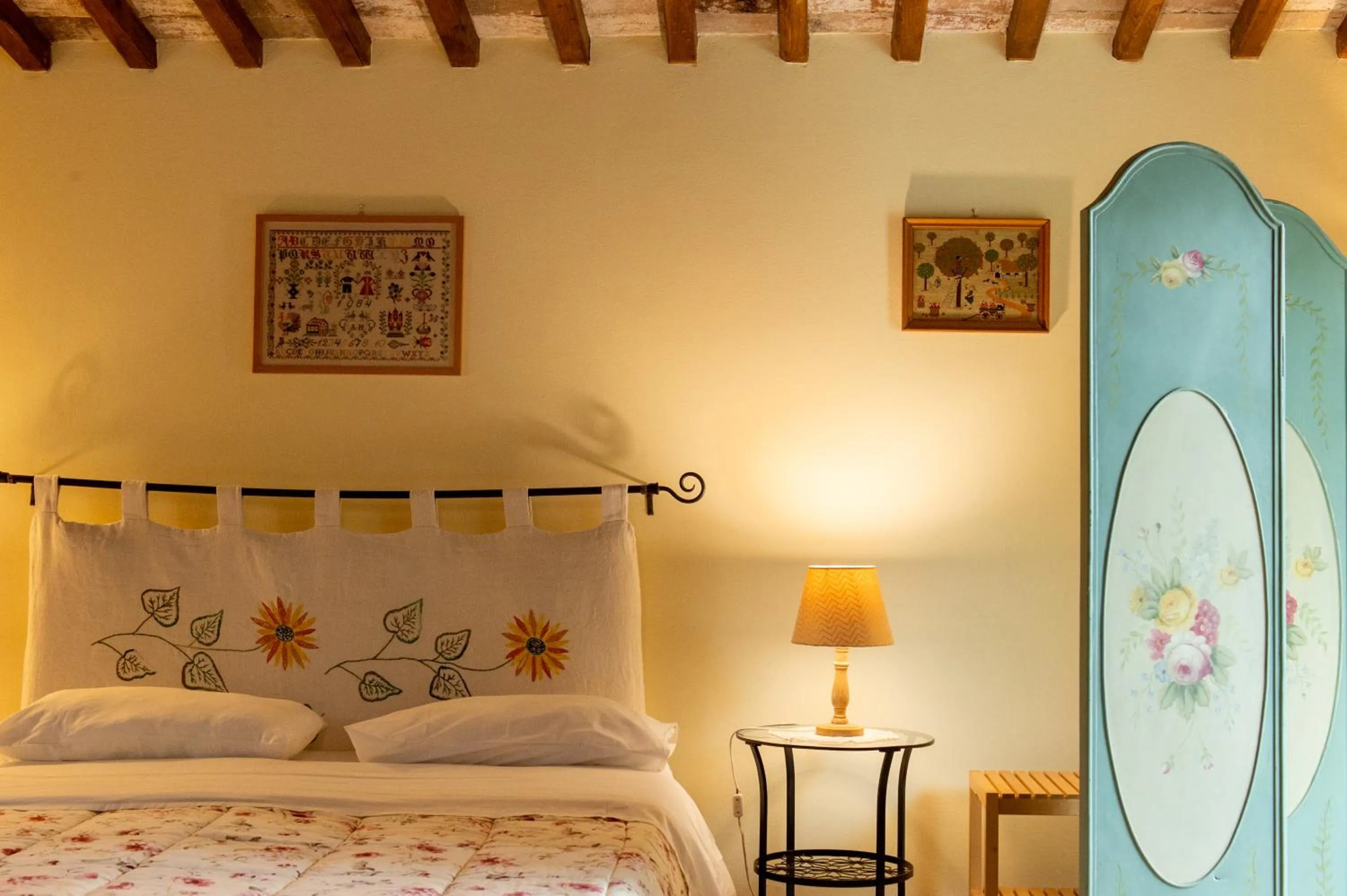 Photo of the whole room, Bed in Podere Sette Piagge