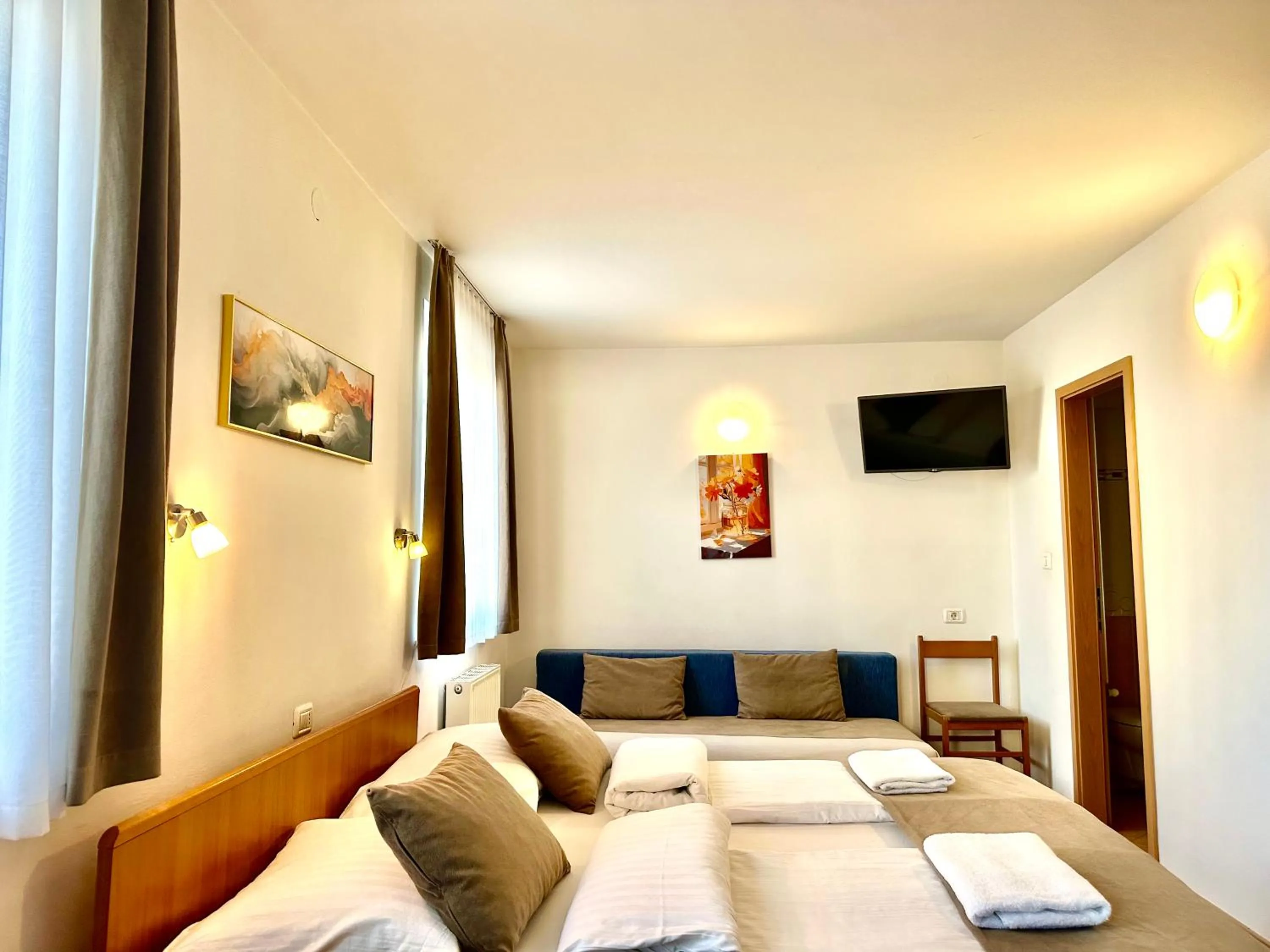 Bedroom, Bed in Garni Hotel Keltika