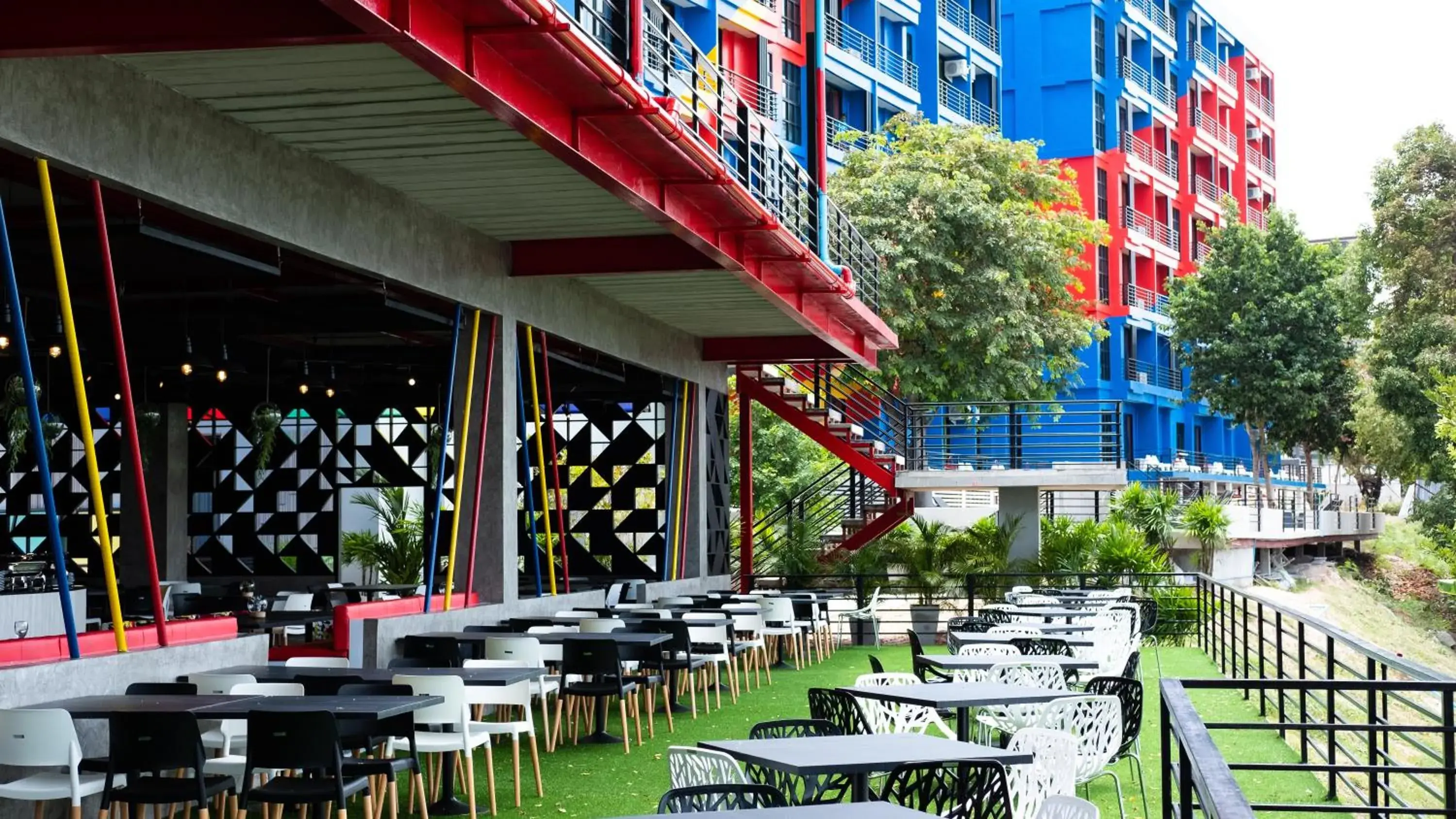 Restaurant/places to eat in Play Phala Beach Rayong Restaurant/places to eat in Play Phala Beach Rayong