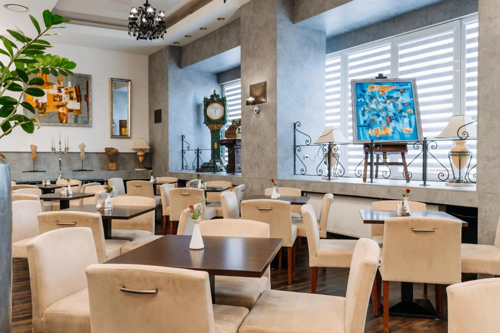 Restaurant/places to eat in Hotel Marttel