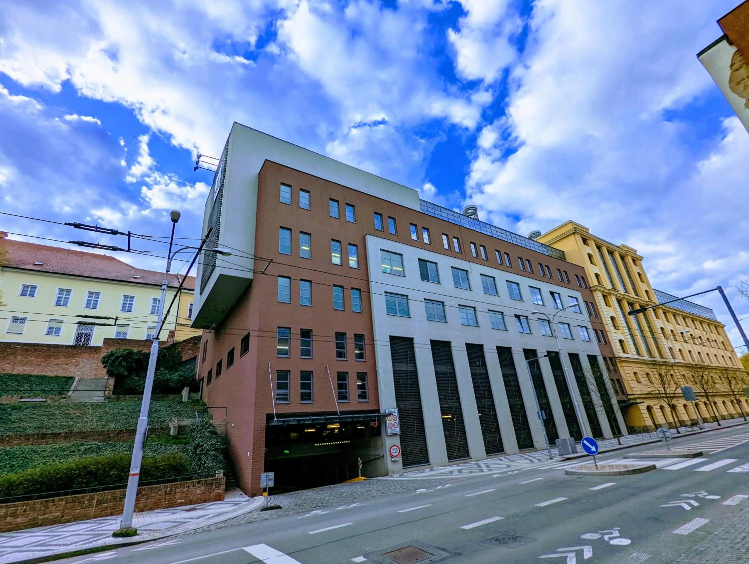 Parking in Hotel u České koruny