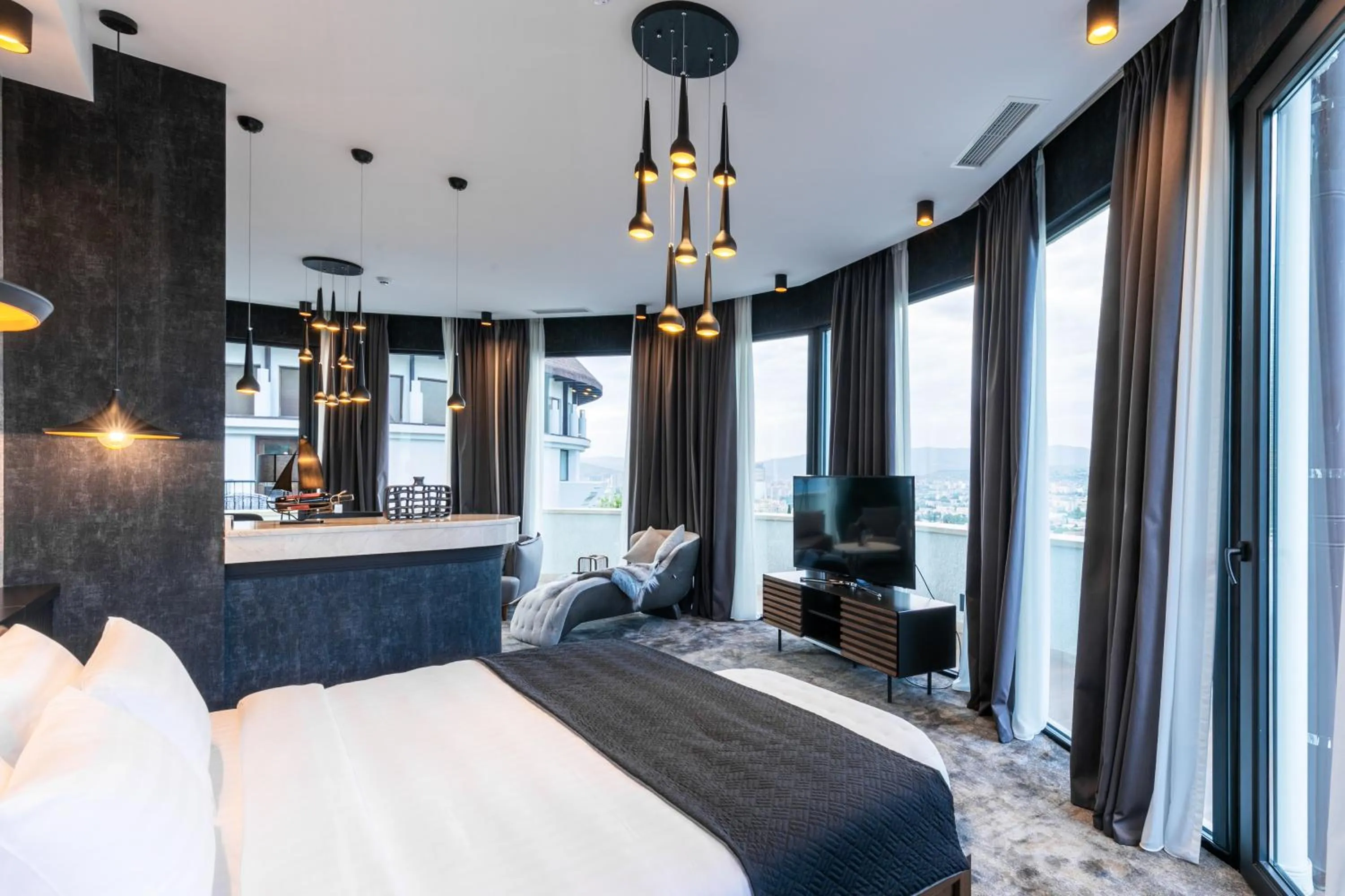 TV and multimedia, Bed in Hotel Adamo