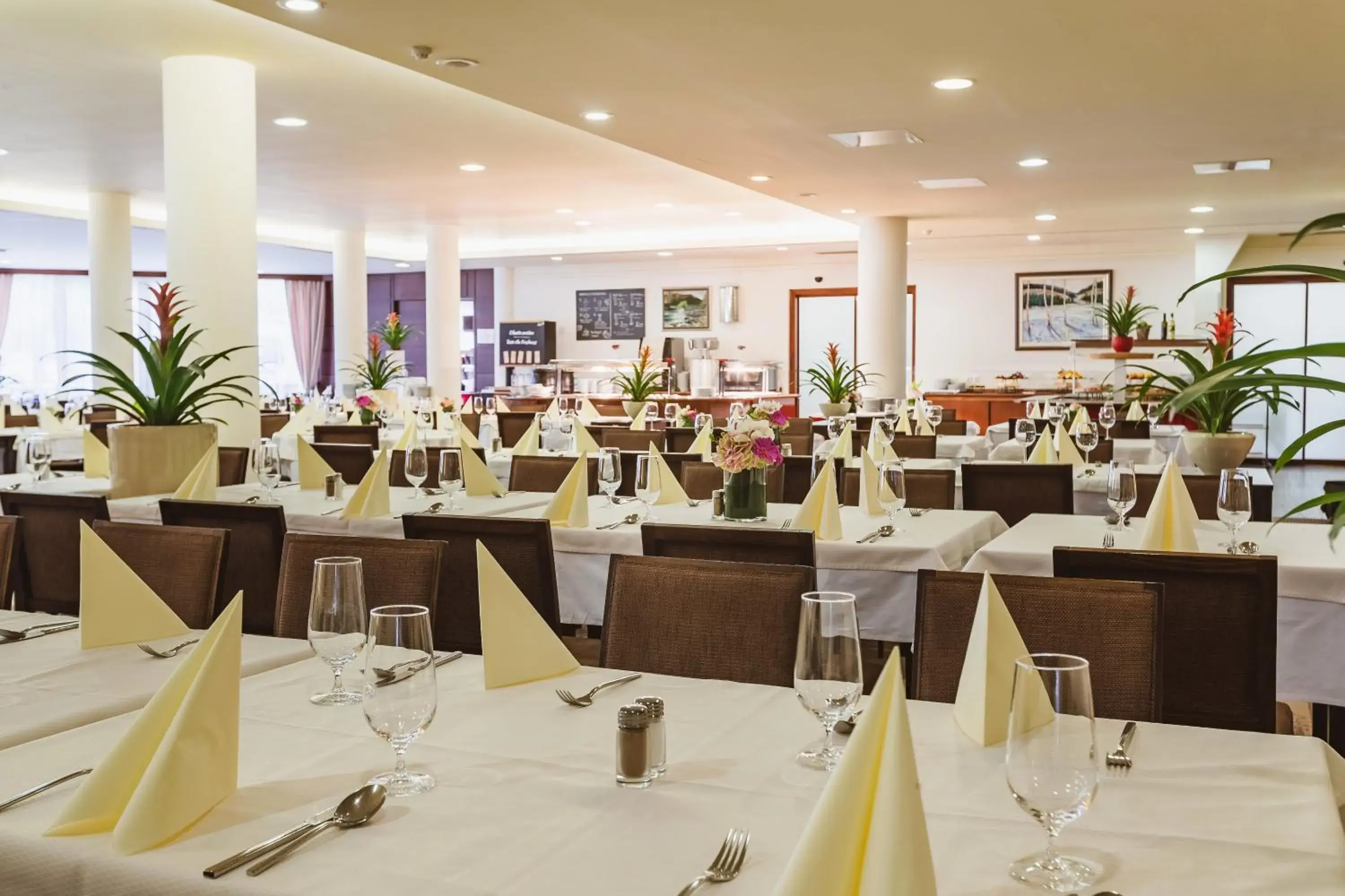 Restaurant/places to eat in Ramada Hotel & Suites Kranjska Gora Restaurant/places to eat in Ramada Hotel & Suites Kranjska Gora