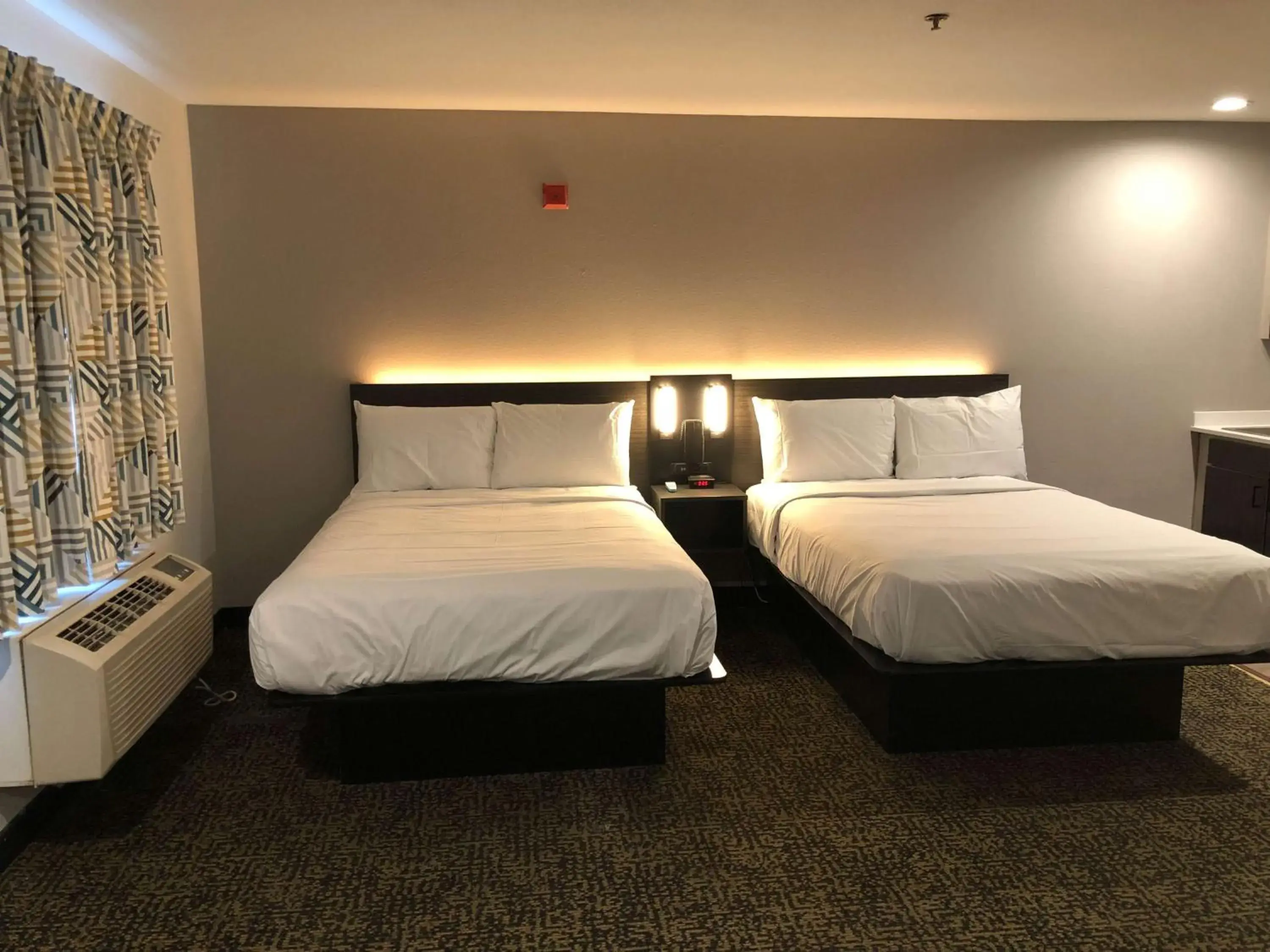 Bedroom, Bed in Studio 6 Killeen TX Bedroom, Bed in Studio 6 Killeen TX