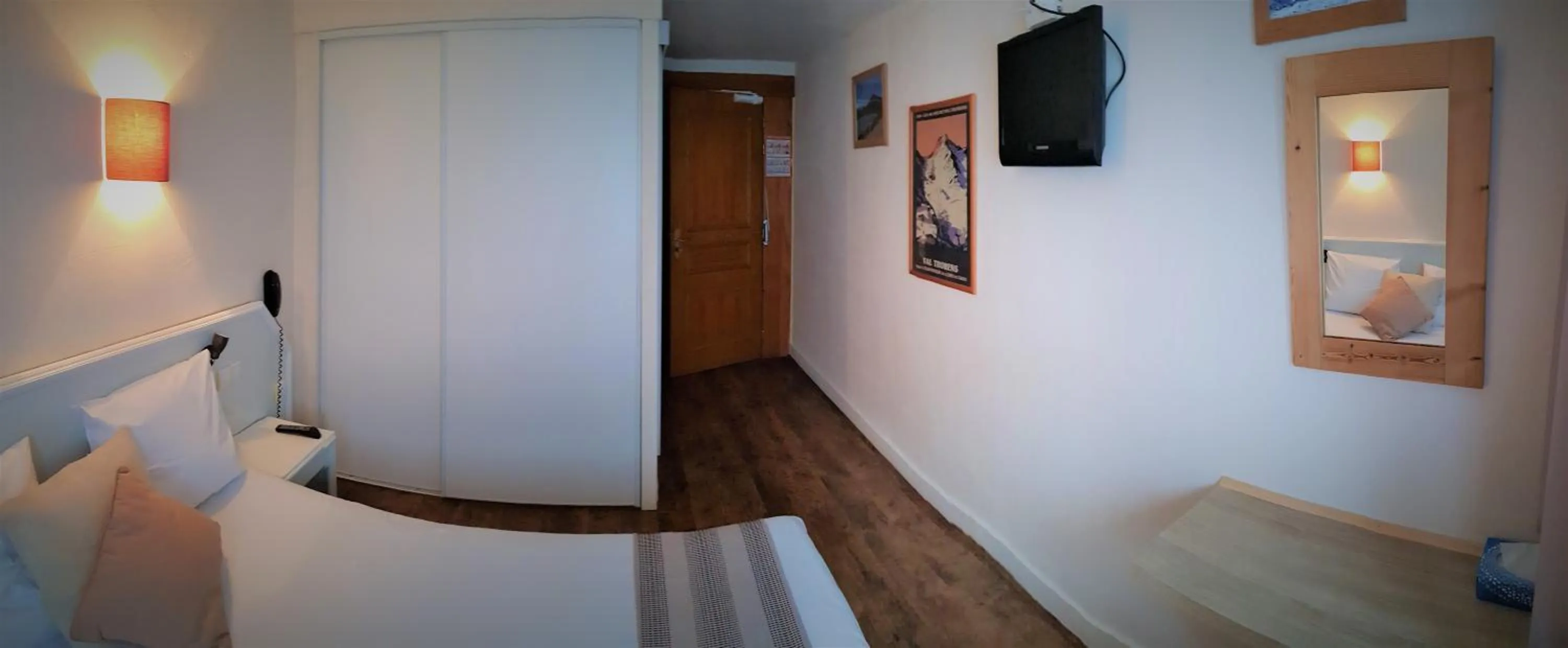 Photo of the whole room in Savoy Hotel & Restaurant