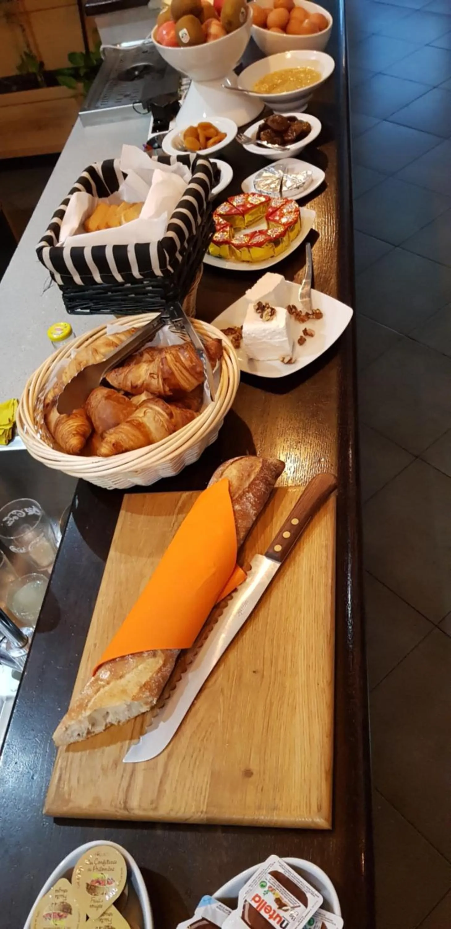 Food and drinks in Savoy Hotel & Restaurant