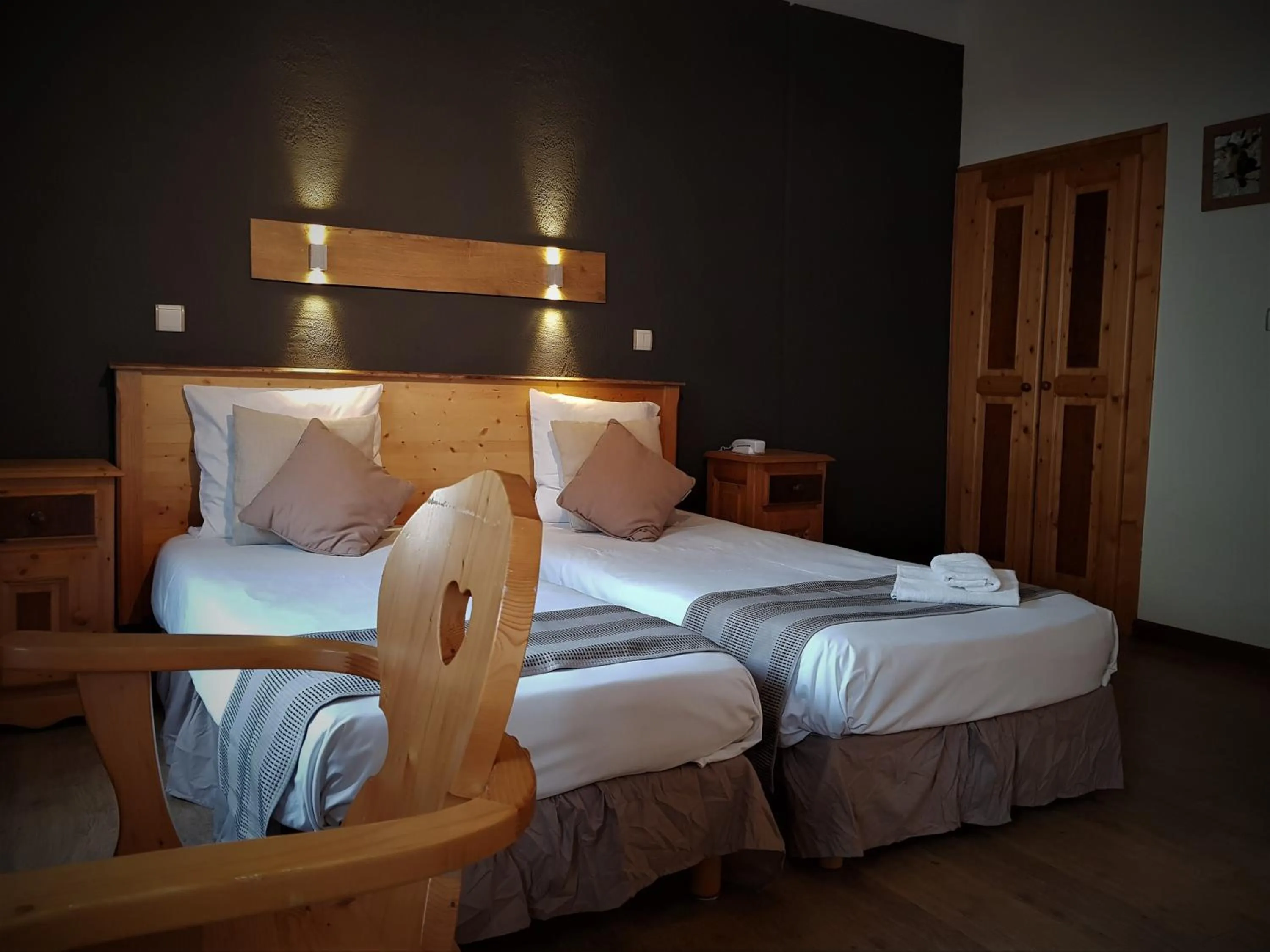 Bed in Savoy Hotel & Restaurant