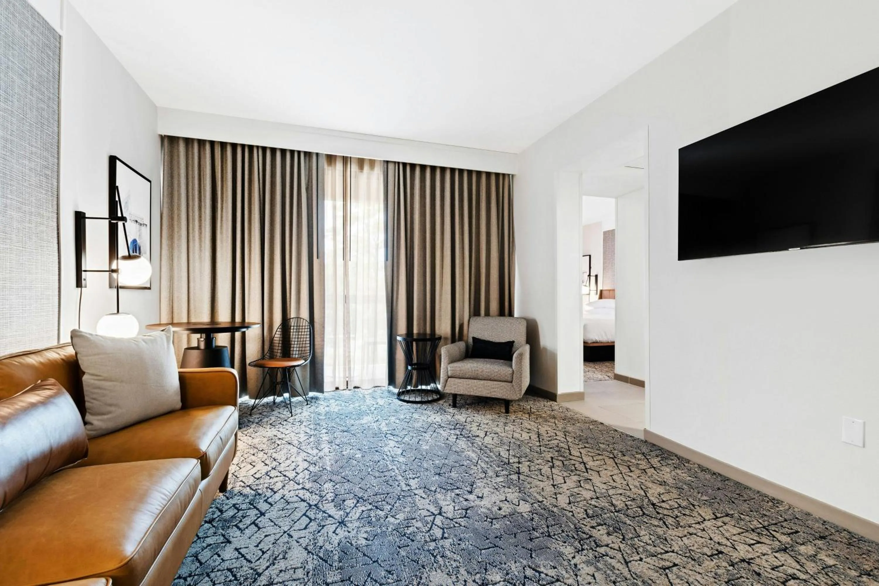 Living room in Sheraton Chapel Hill