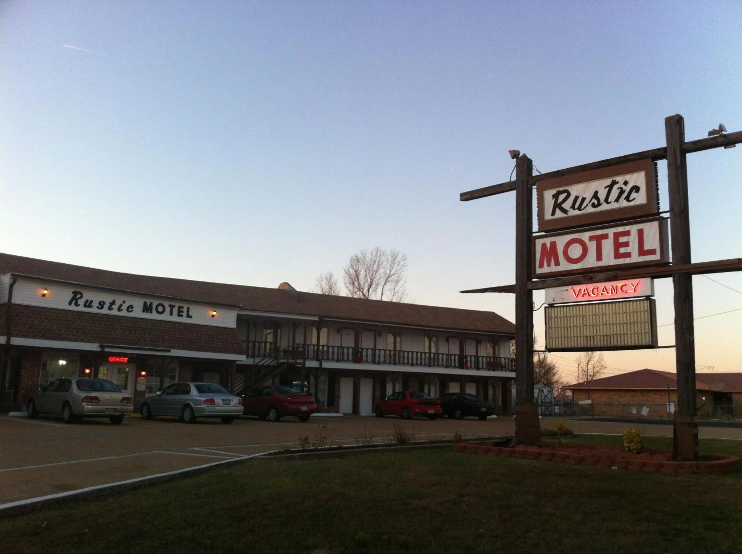 Facade/entrance in Rustic Motel Rolla