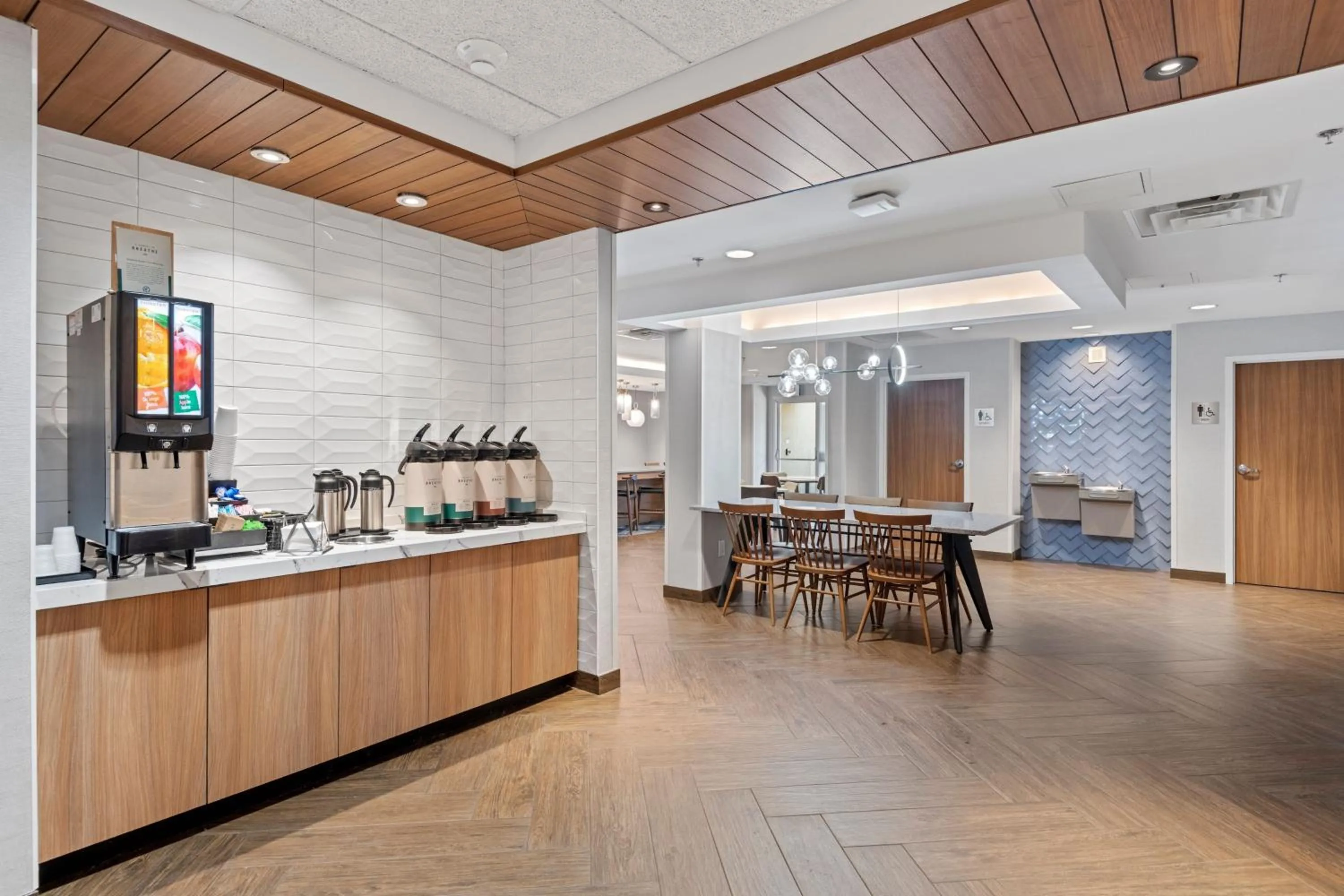 Restaurant/places to eat in Fairfield Inn & Suites by Marriott Hickory