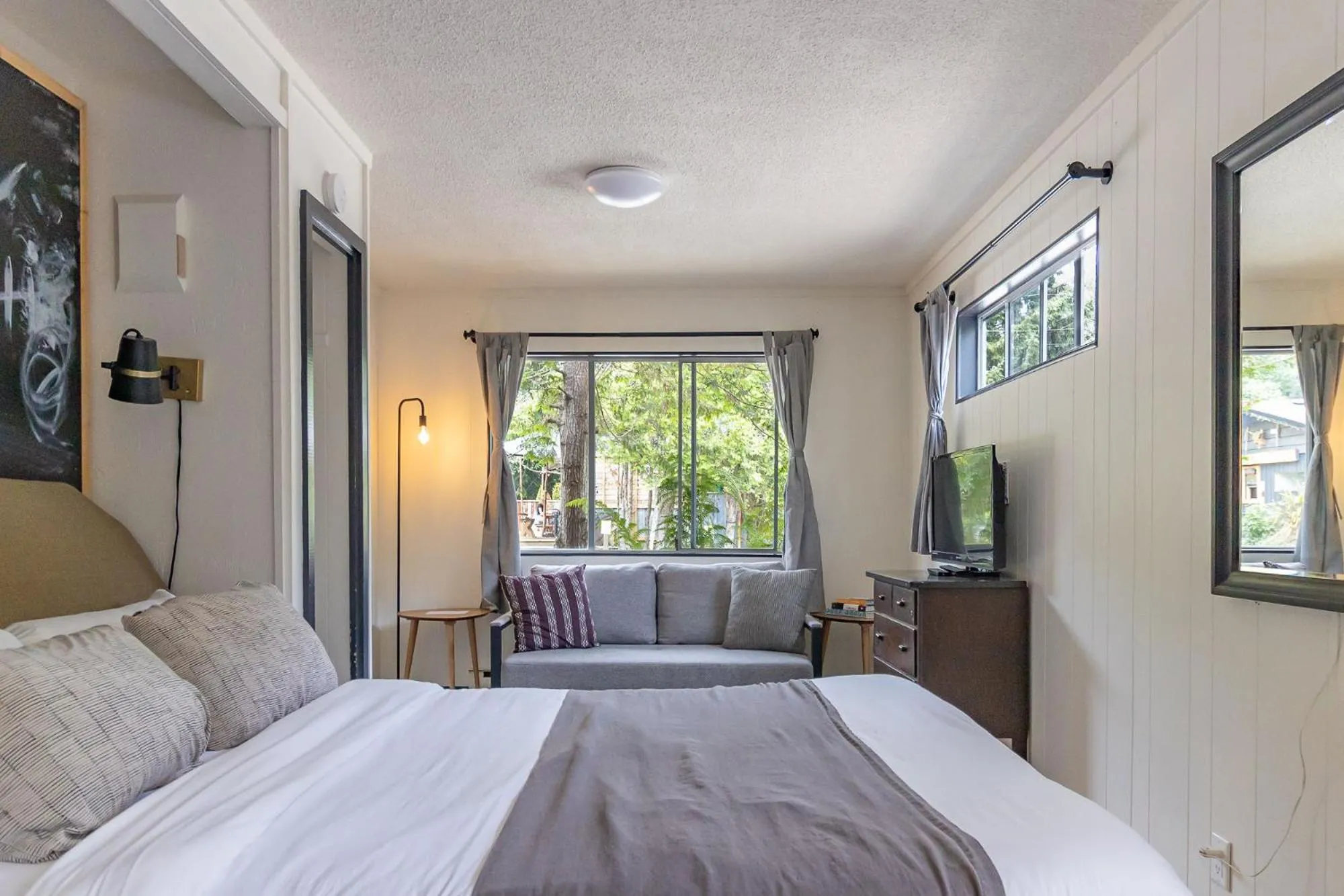 Bed in Mackenzie Beach Resort