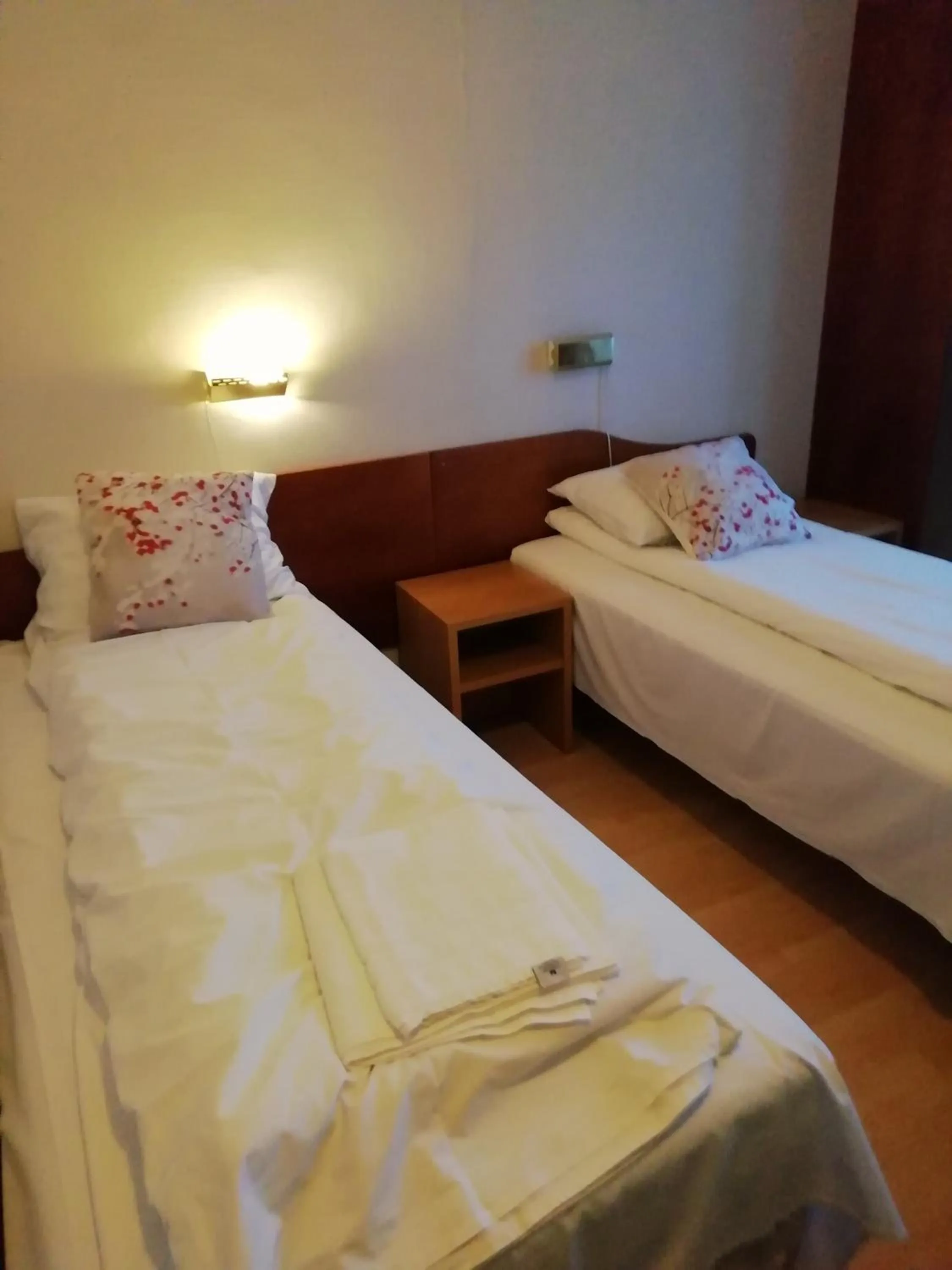 Bed in Kirkenes Hotell