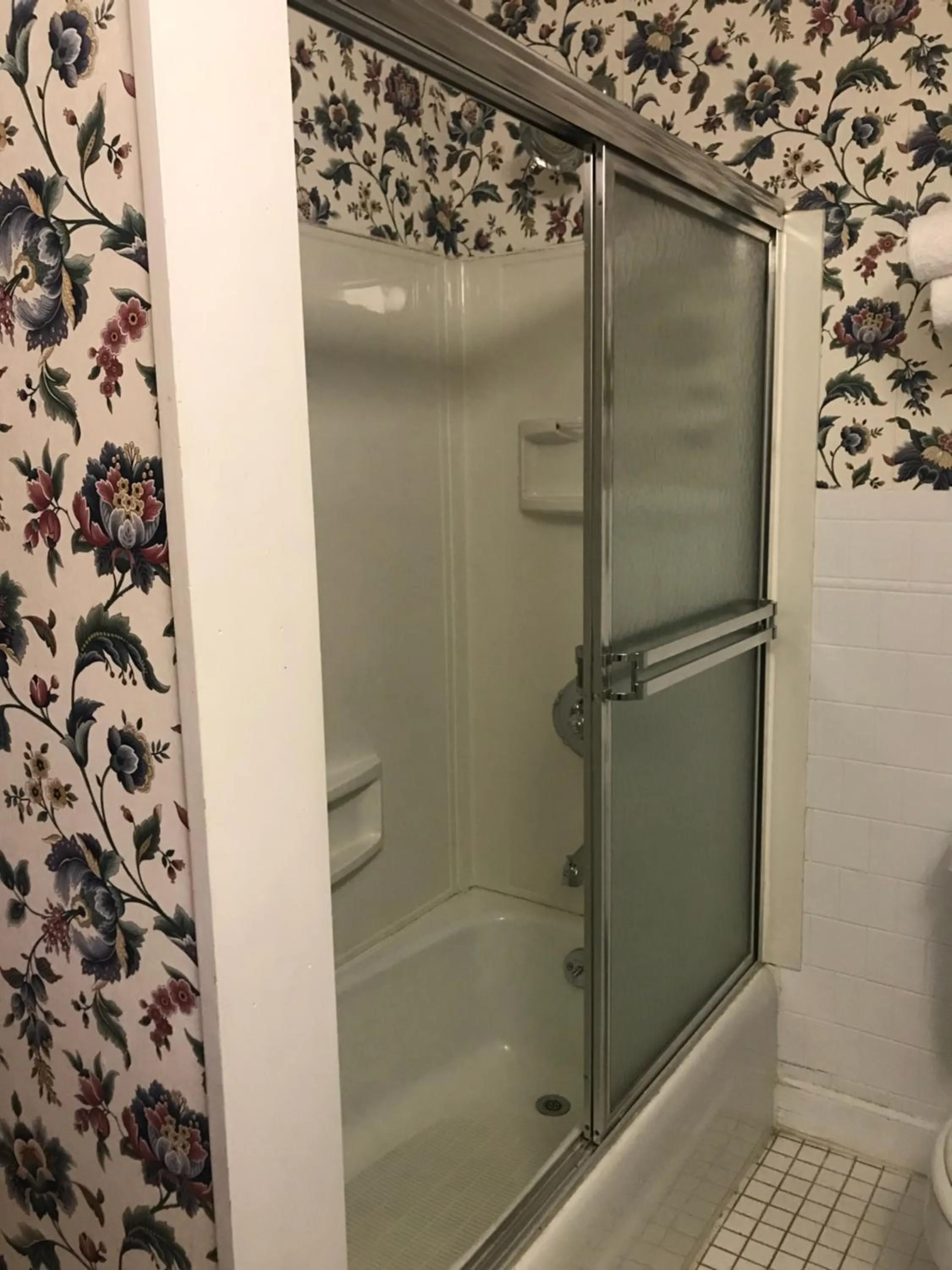 Bathroom in The 1896 House Country Inn - Brookside & Pondside