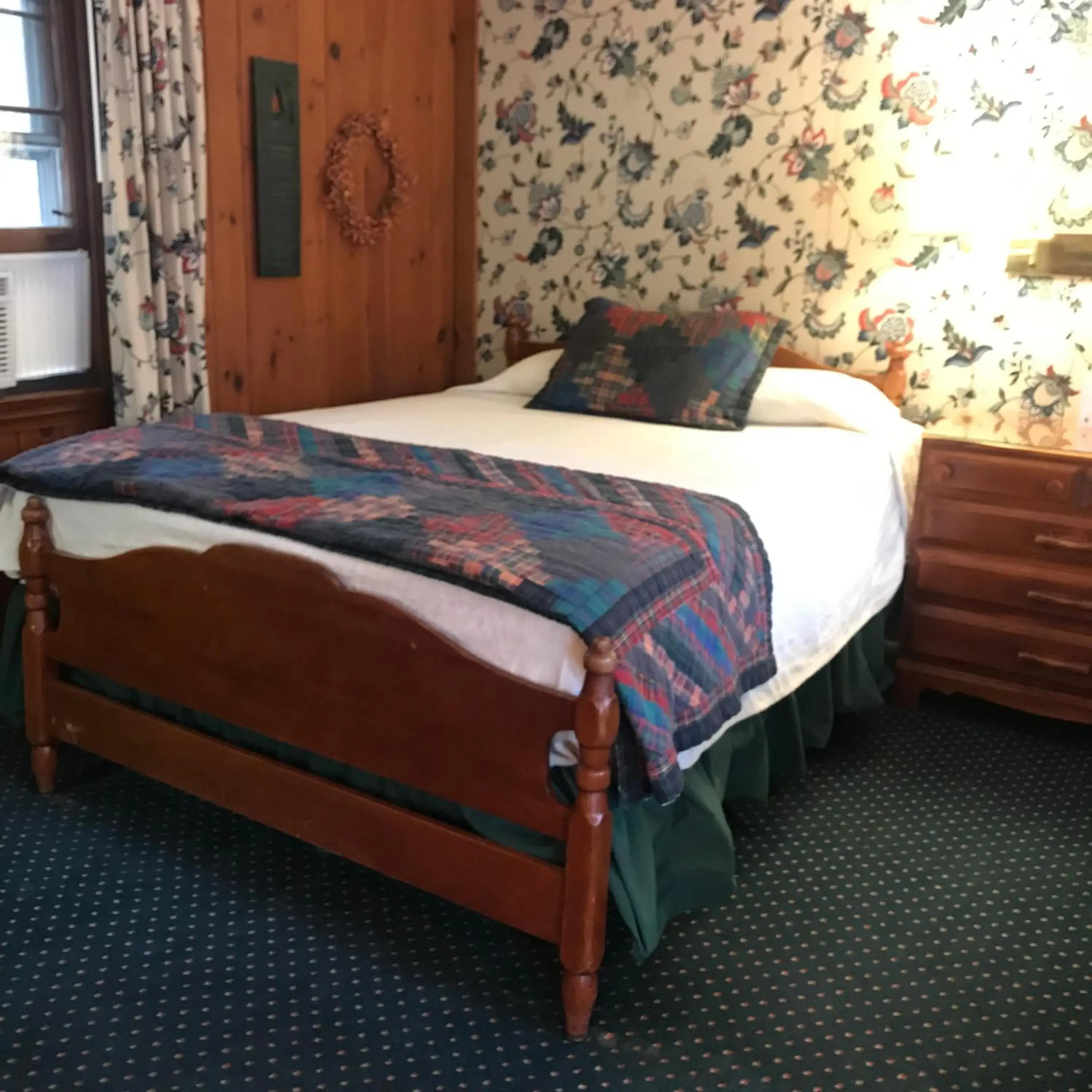 Queen Room with Two Queen Beds in The 1896 House Country Inn - Brookside & Pondside Queen Room with Two Queen Beds in The 1896 House Country Inn - Brookside & Pondside