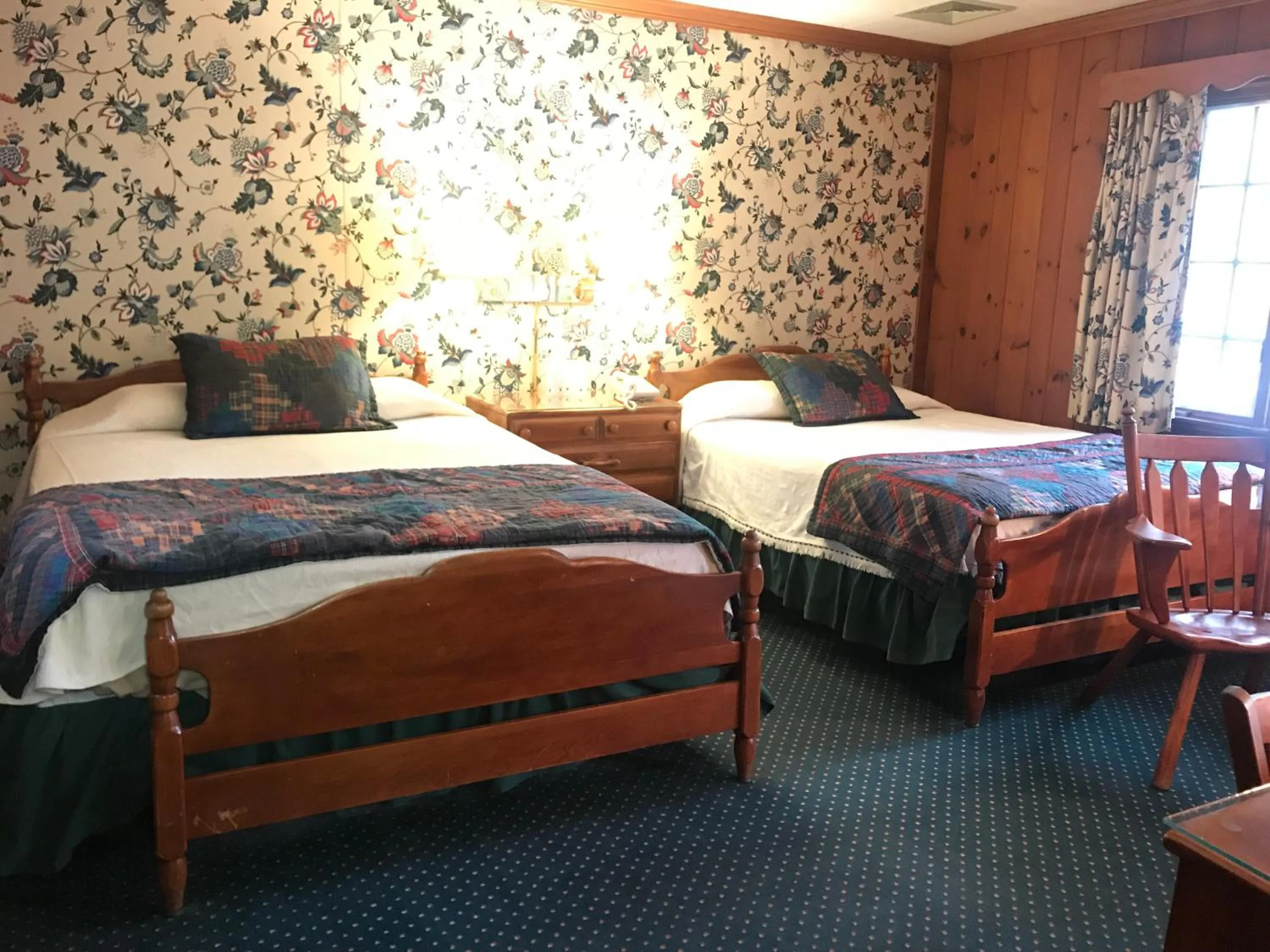 Bed in The 1896 House Country Inn - Brookside & Pondside