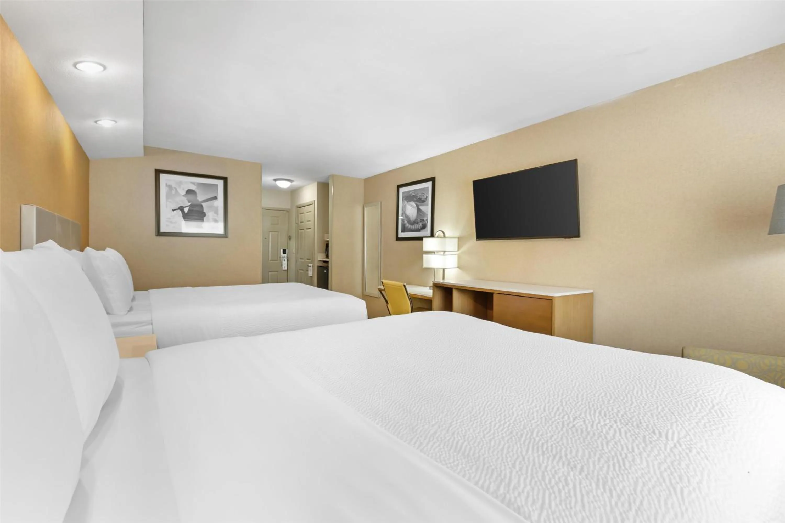 Bedroom, Bed in Best Western Cooperstown