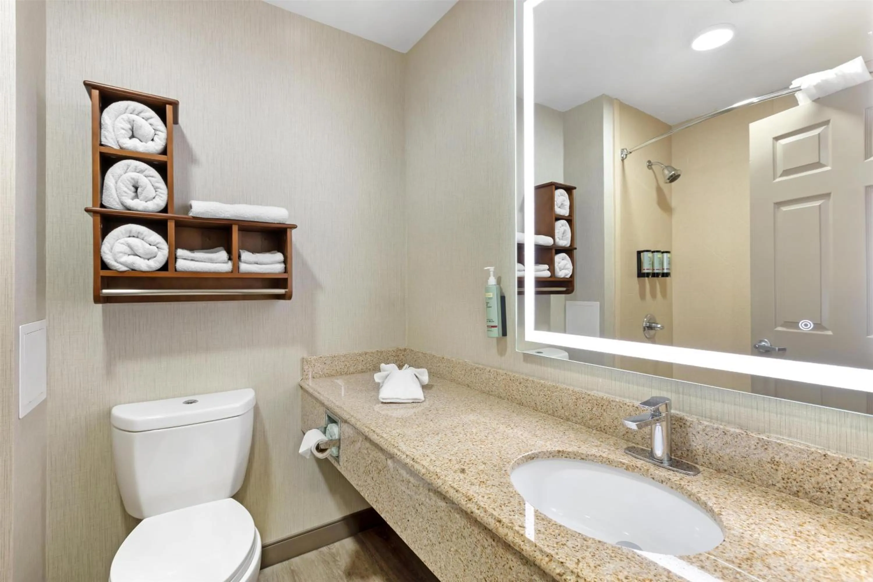 Bathroom in Best Western Cooperstown