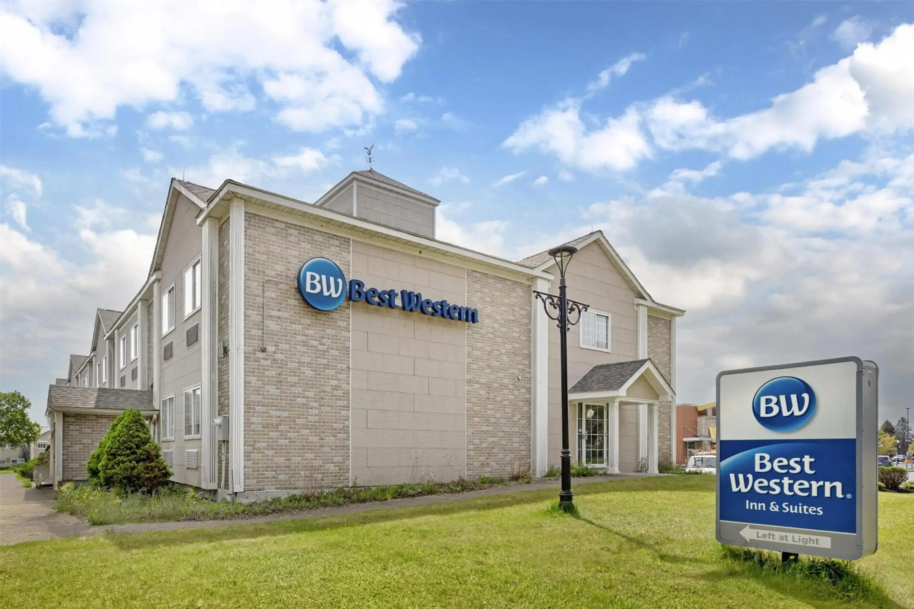 Property building in Best Western Cooperstown Property building in Best Western Cooperstown