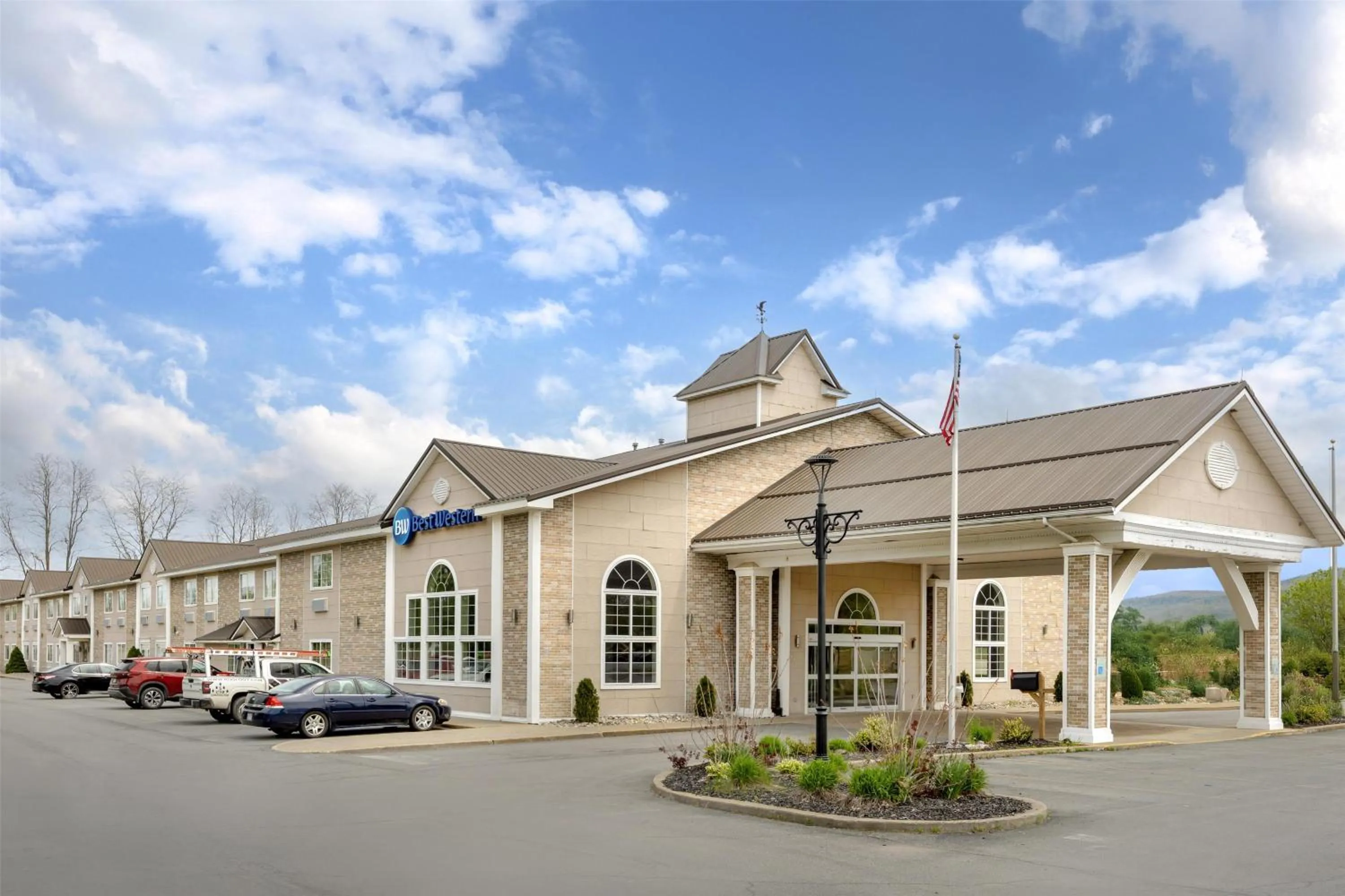 Property building in Best Western Cooperstown