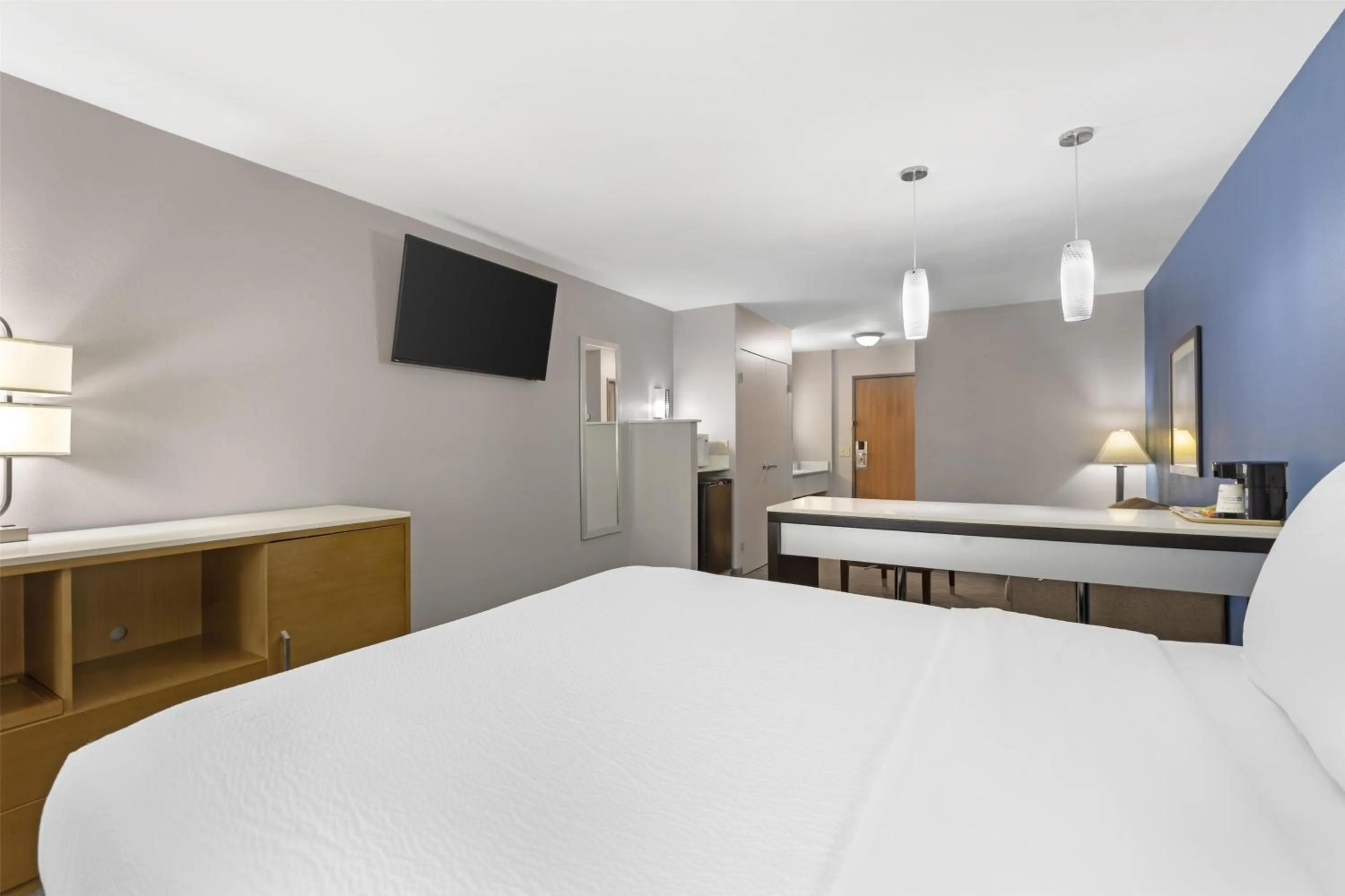 Bedroom, Bed in Best Western Cooperstown